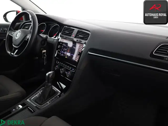 Volkswagen Golf view 10