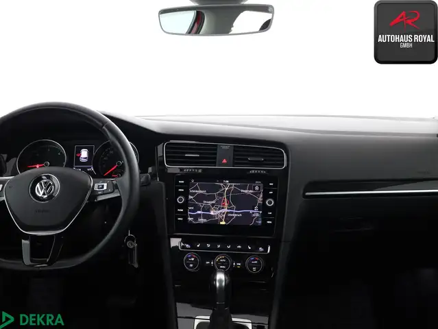Volkswagen Golf view 9