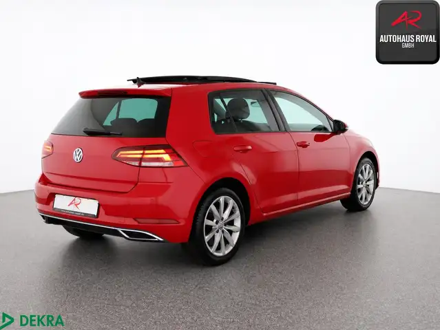 Volkswagen Golf view 5