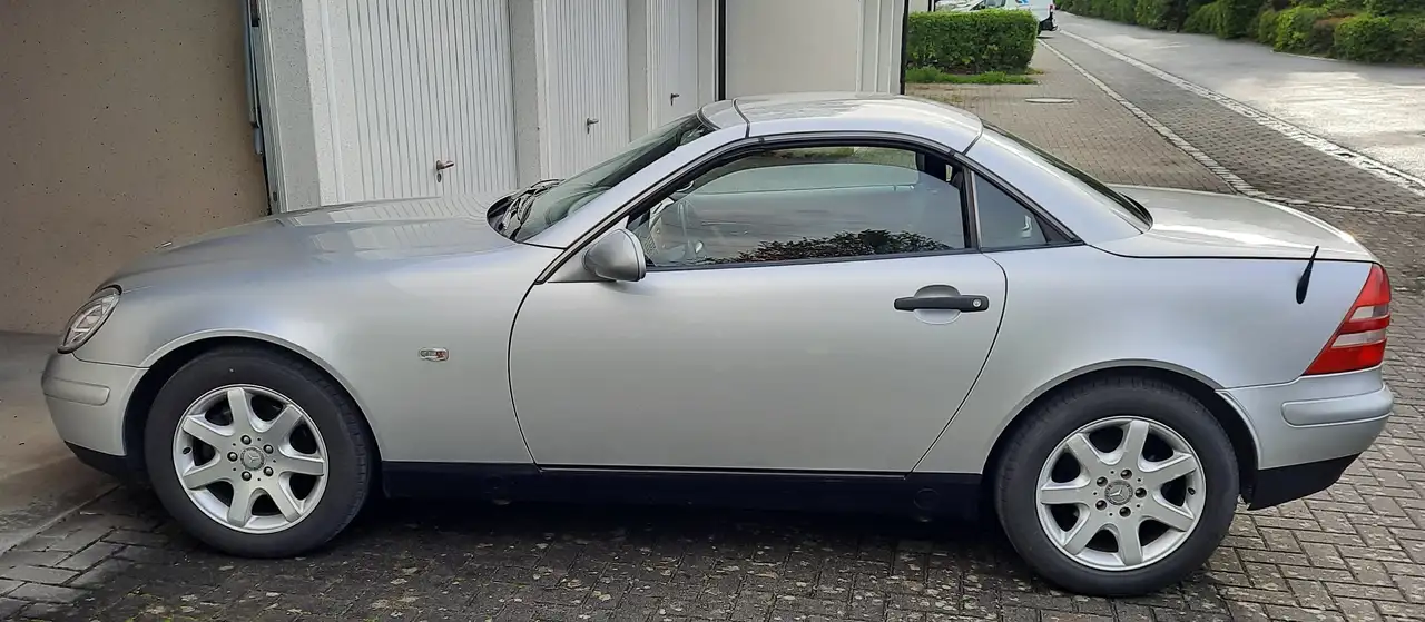 Mercedes-Benz SLK 230