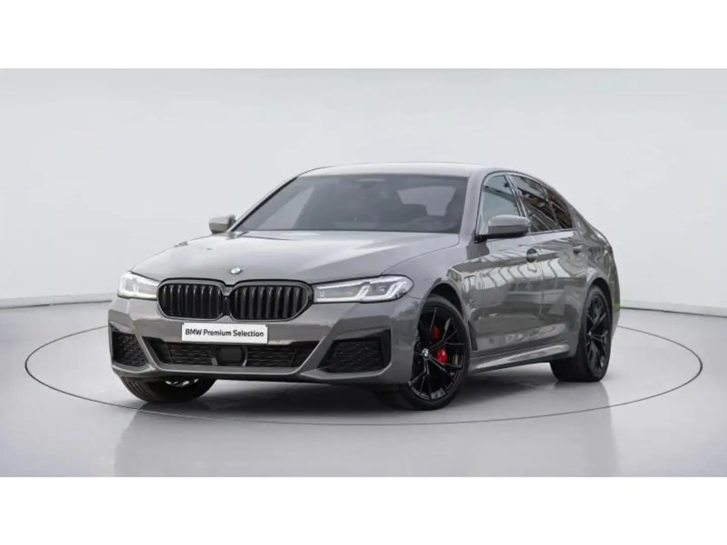 BMW 530 Kit M Sport xDrive BMW 530e xDrive Berline Kit M S Gris - 1