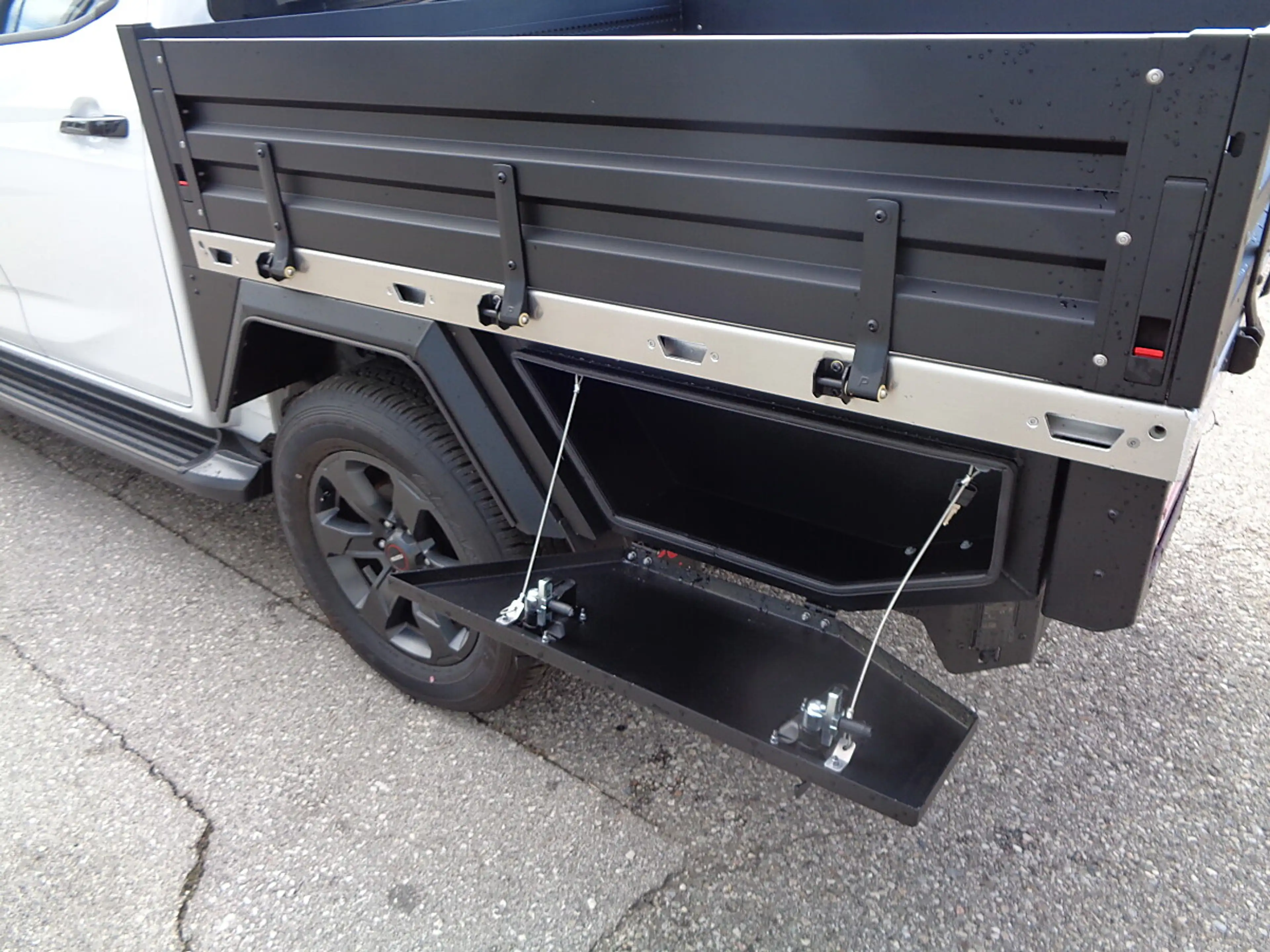 Isuzu D-Max D-MAX Double Cab V-Cross 4WD Aut. FLEX UMBAU NO... — photo 12