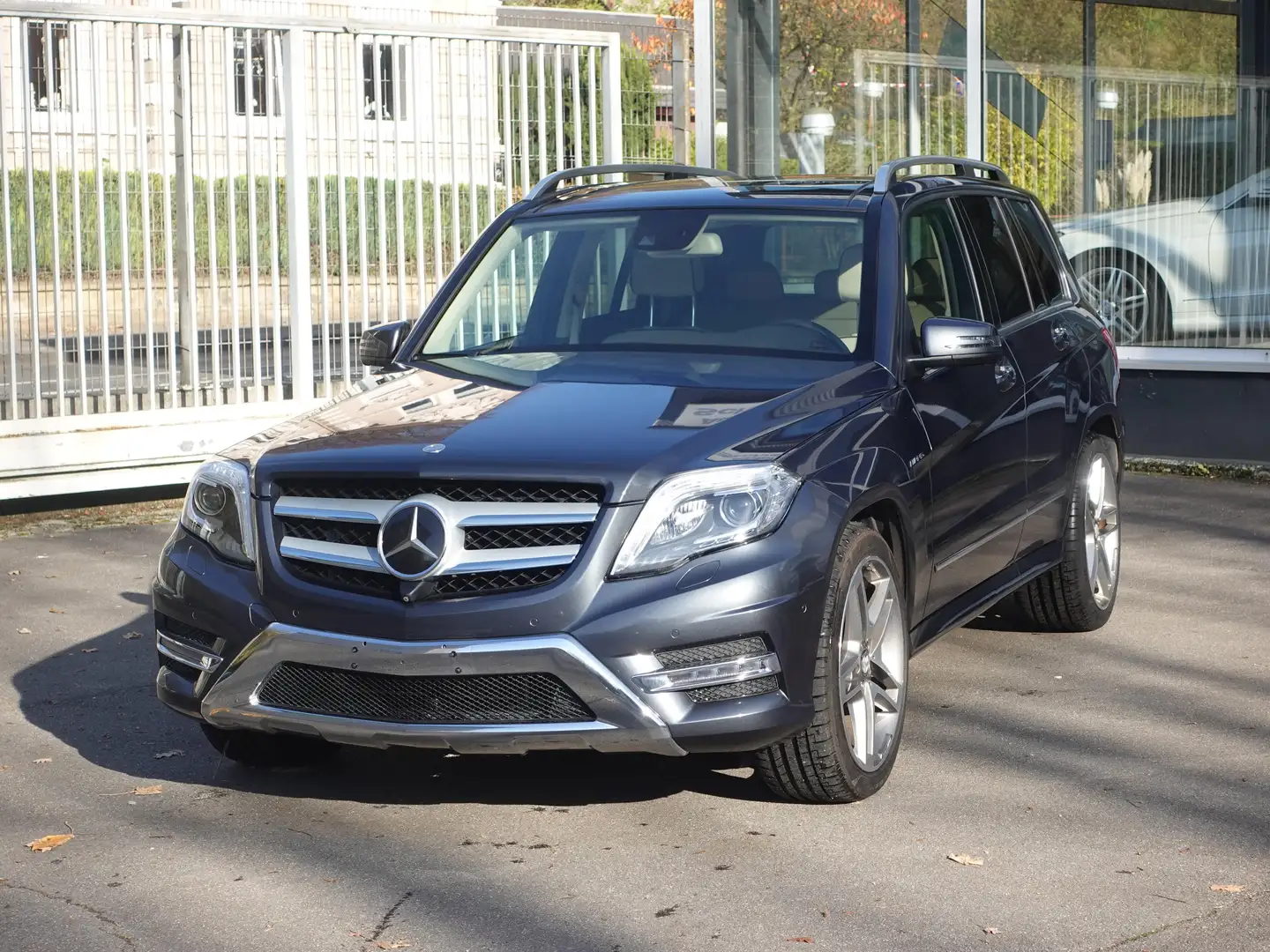 Mercedes-Benz GLK 350 GLK 350 4Matic AMG Sportpaket Leder Panorama 20" Grau - 1