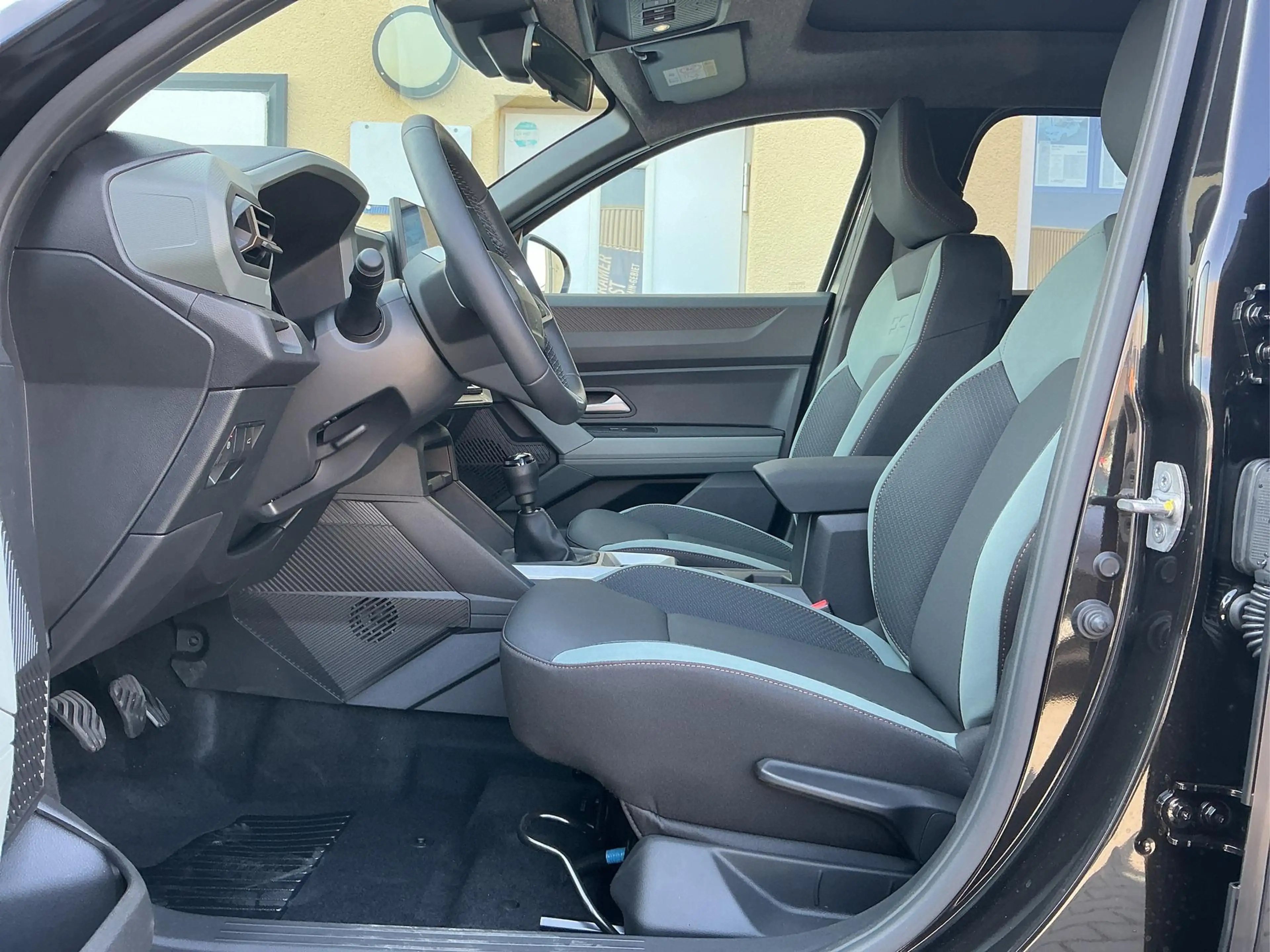 Dacia Bigster Extreme Hybrid-G 150 4x4 elektr. Heckkl. Kamera... — photo 10