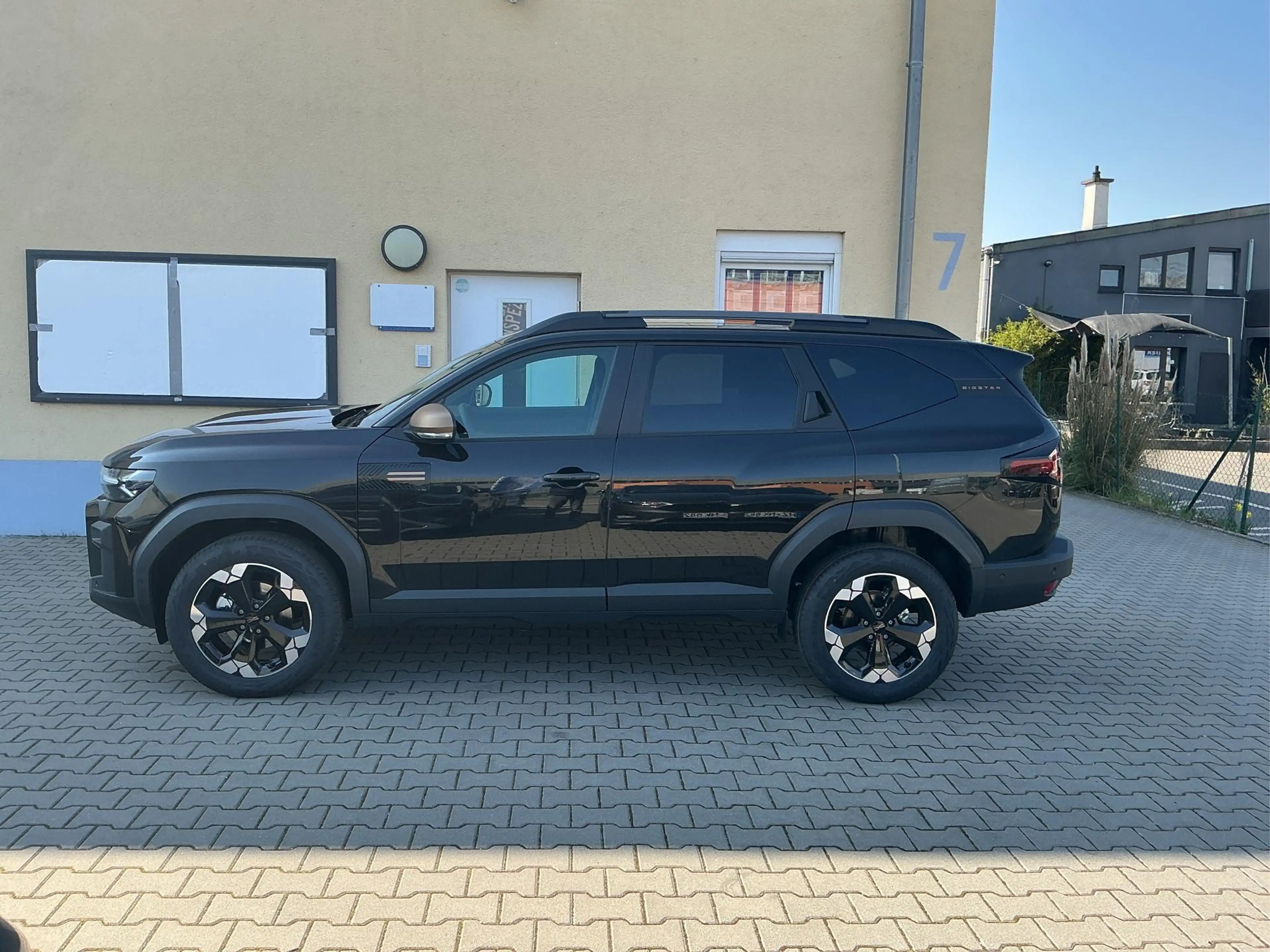 Dacia Bigster Extreme Hybrid-G 150 4x4 elektr. Heckkl. Kamera... — photo 3