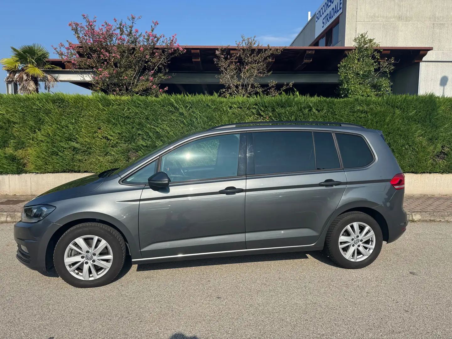 Volkswagen Touran Touran III 2015 2.0 tdi Executive Grau - 1