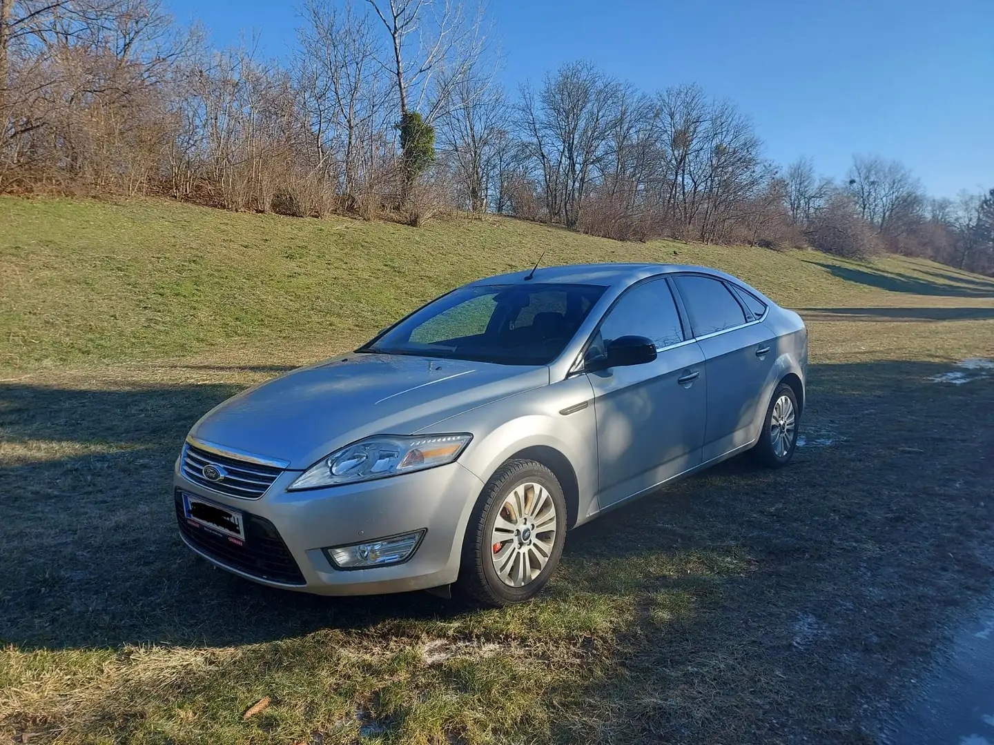 Ford Mondeo 2.0 Tdci Silber - 1