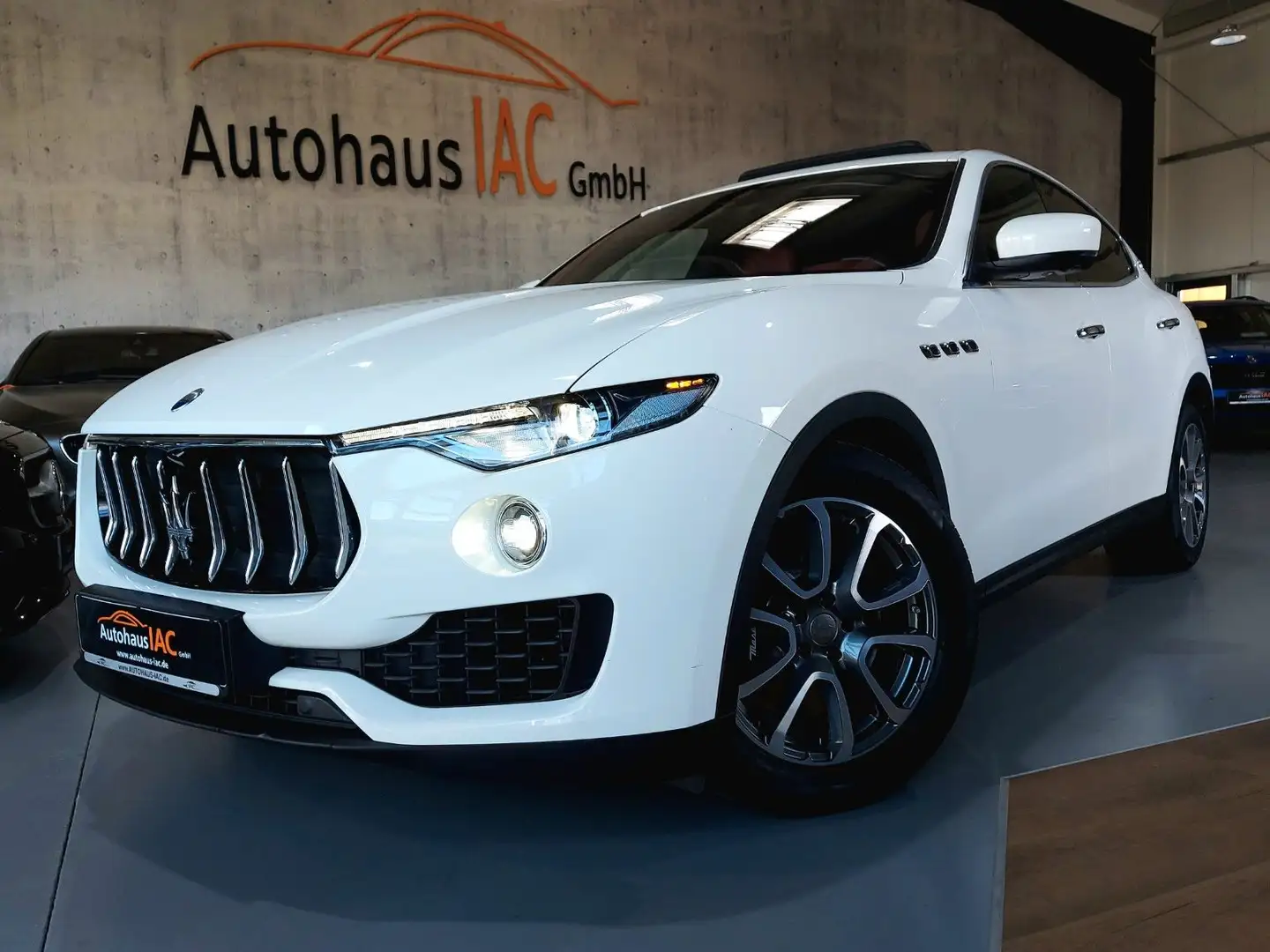 Maserati Levante S 3.0 V6 316kW 4x4 PANO 2JAHRE GARANTIE Weiß - 1
