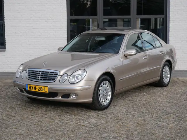 Mercedes-Benz E 240 Elegance 102.000km !!! Airco Schuifdak Cruise cont