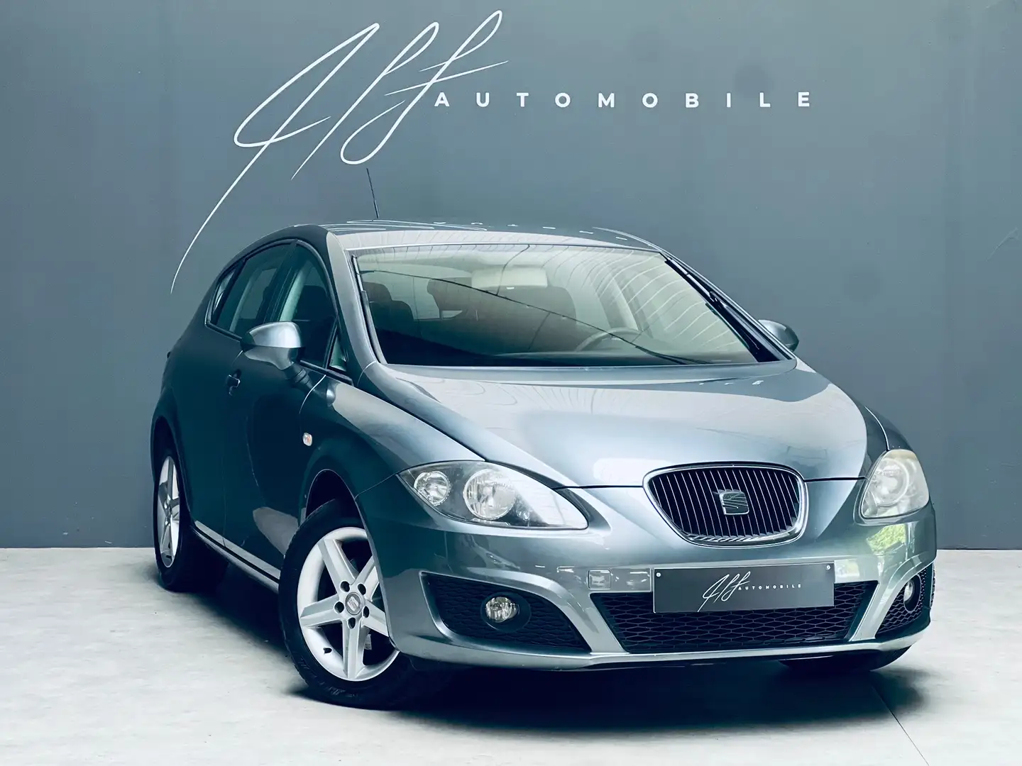SEAT Leon Leon 1.6 TDi **ÉDITION COPA**CLIMATISATION** Grijs - 1