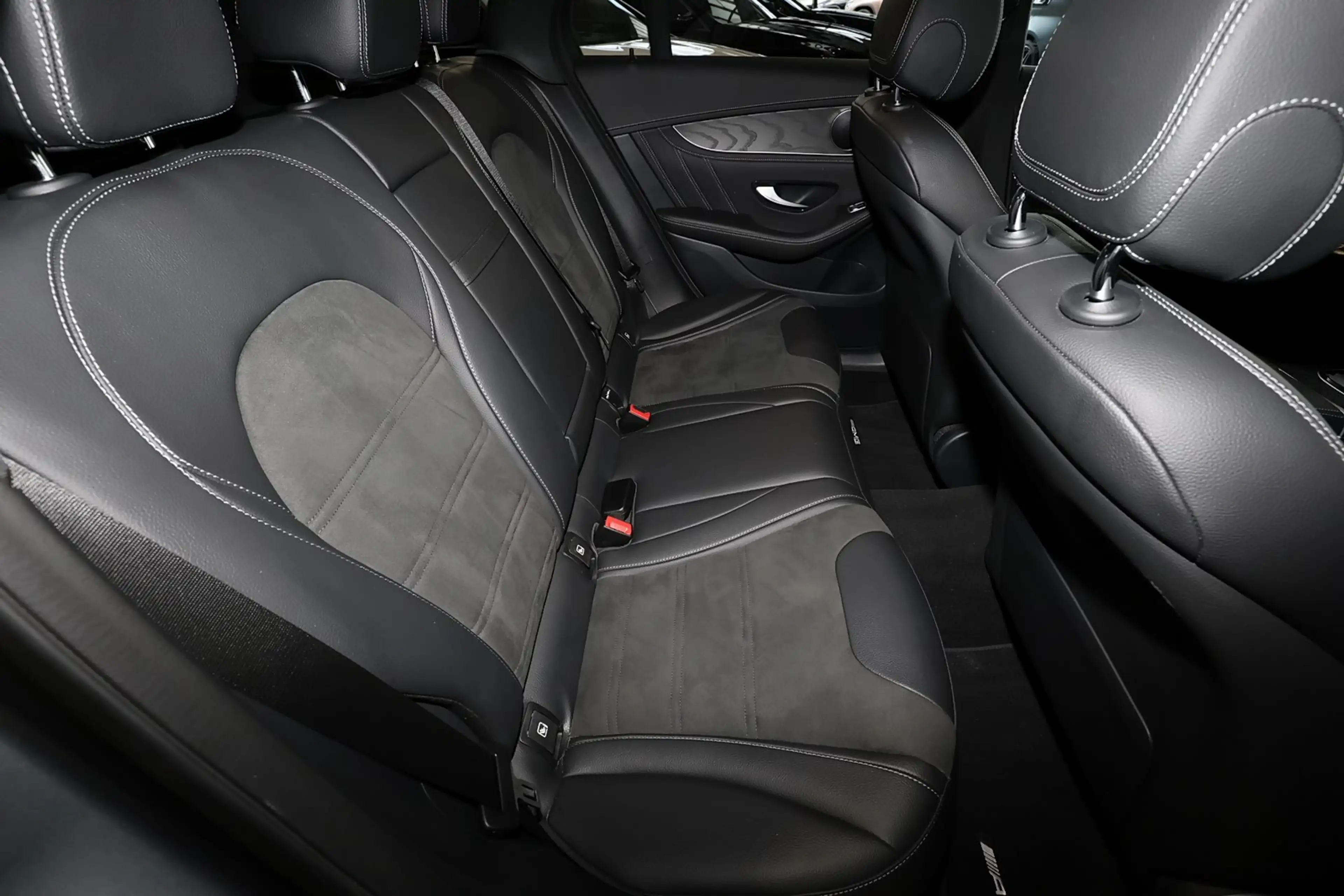 Mercedes-Benz GLC 63 AMG 4M Night+21+Pano+AHK+RüKam+Totwink. — photo 7