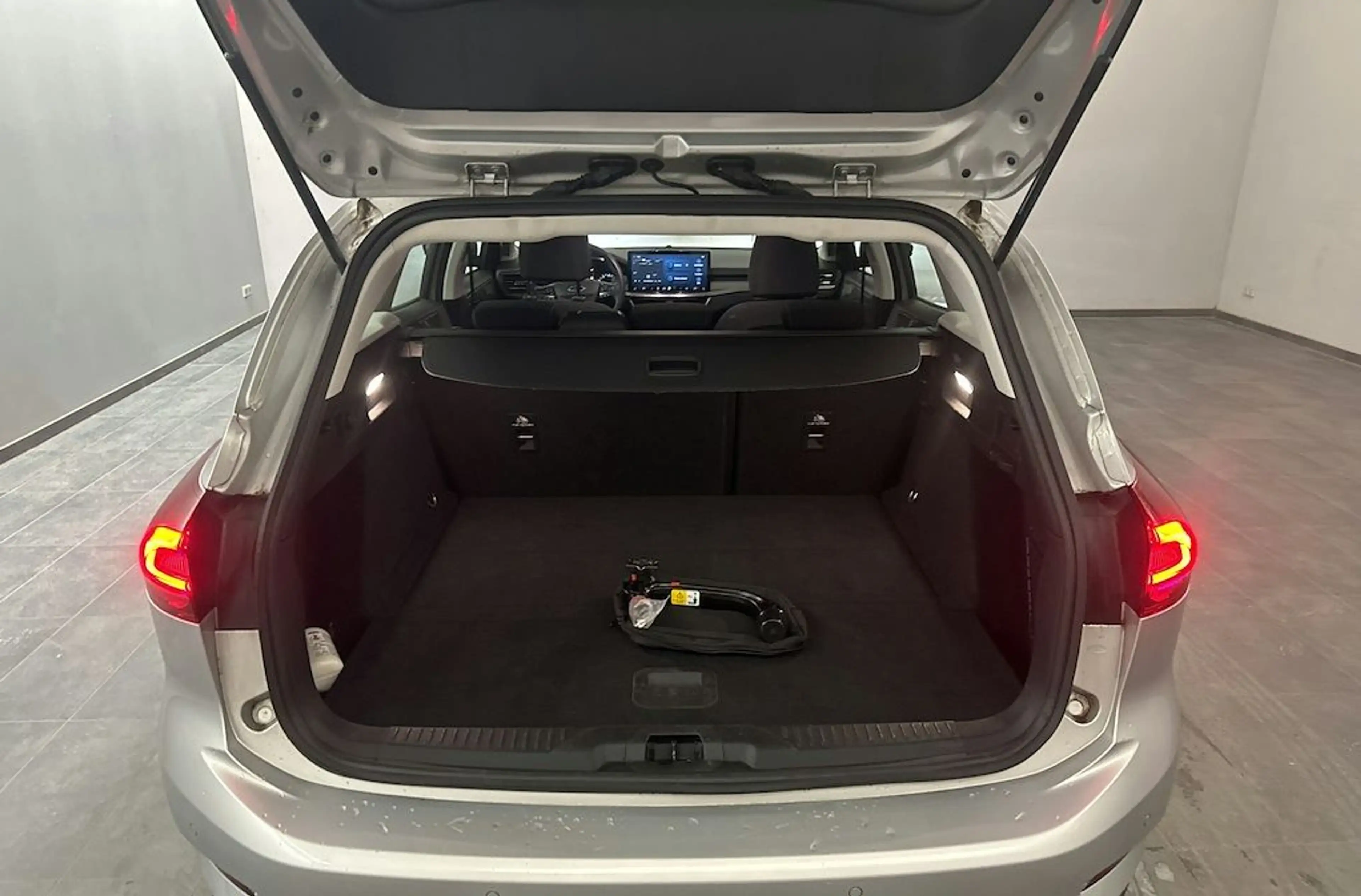Ford Focus Turnier Titanium |AHK|LED|Kamera|Navi|SHZ — photo 12