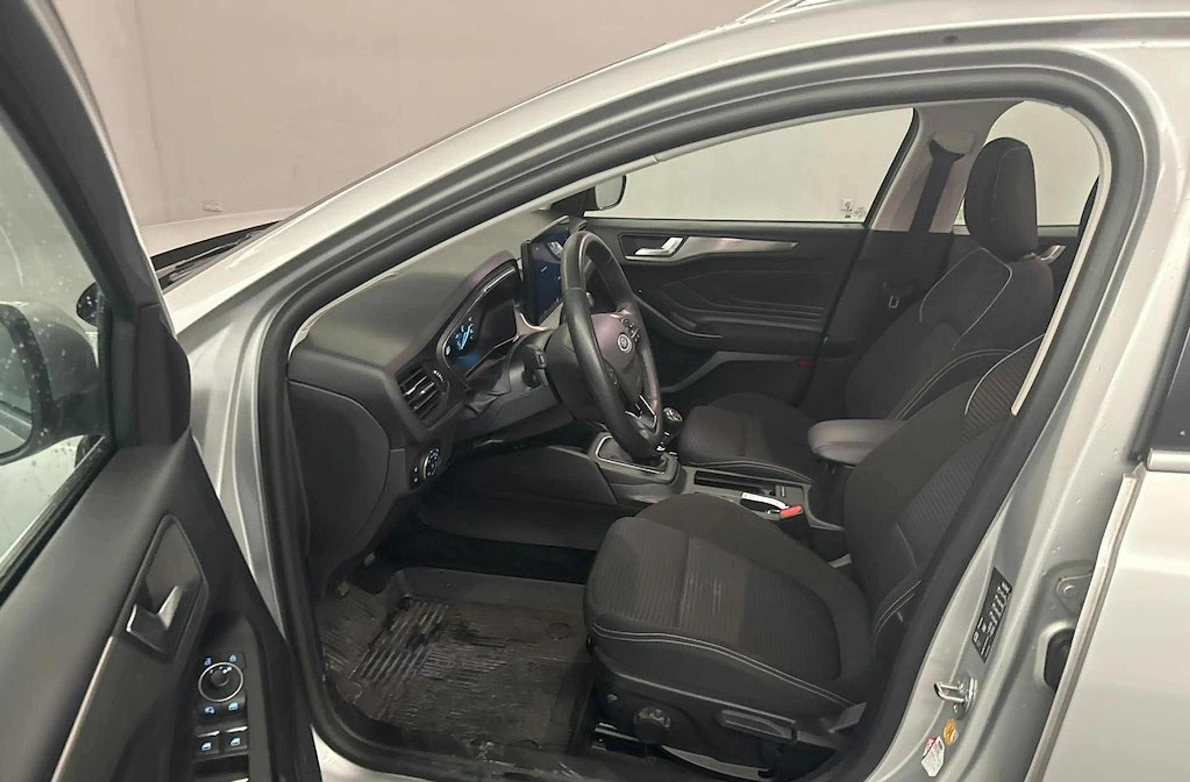 Ford Focus Turnier Titanium |AHK|LED|Kamera|Navi|SHZ — photo 9