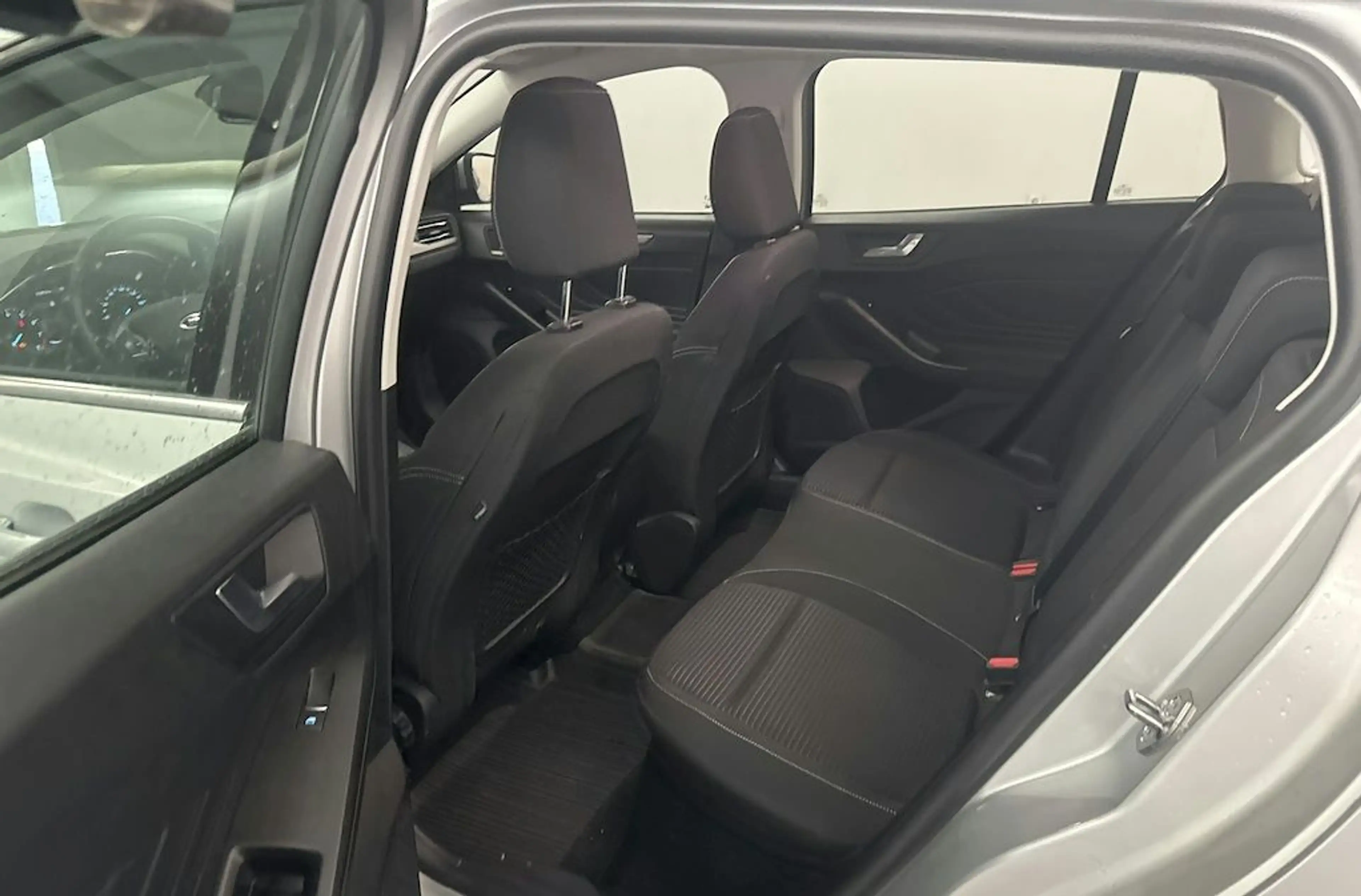 Ford Focus Turnier Titanium |AHK|LED|Kamera|Navi|SHZ — photo 10