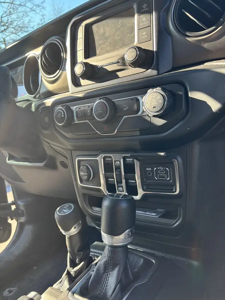 Jeep Wrangler снимка Jeep Wrangler