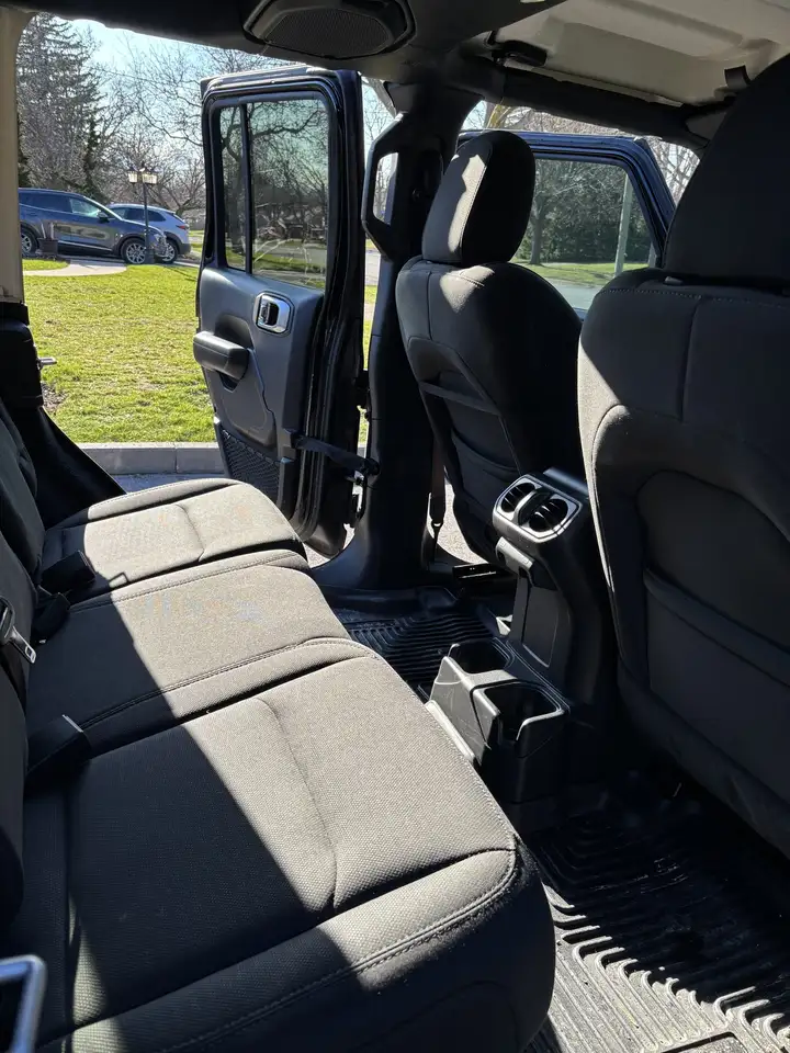 Jeep Wrangler снимка Jeep Wrangler