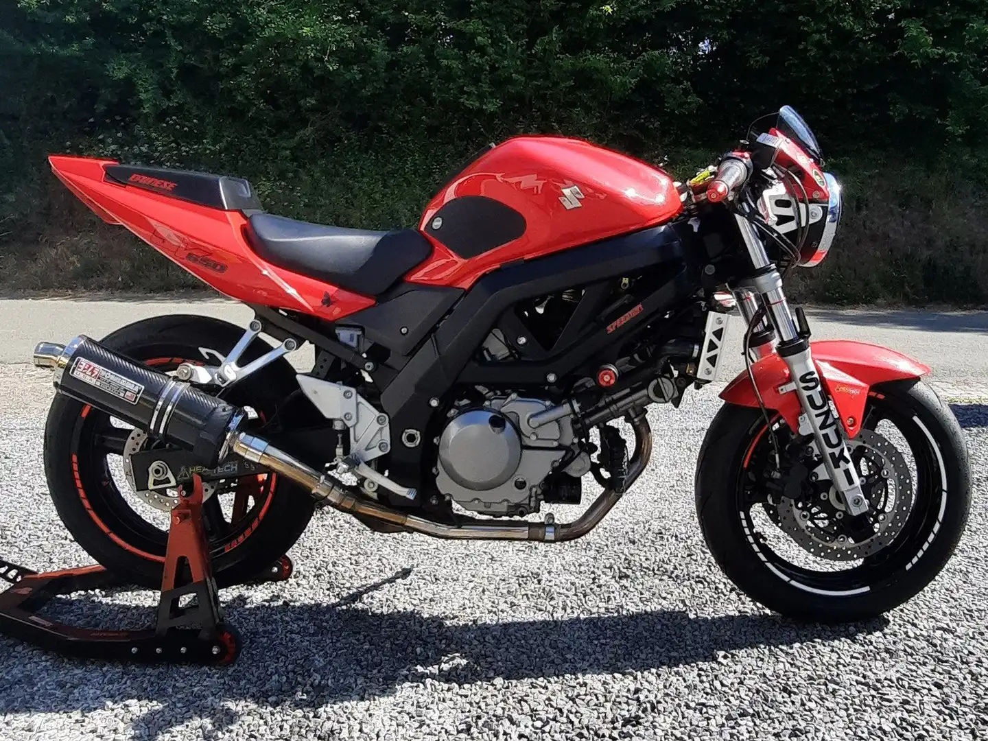 Suzuki SV 650 Rouge - 1
