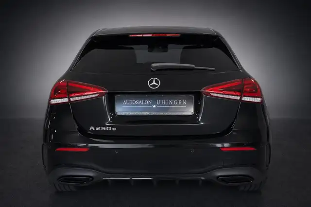 Mercedes-Benz 250 view 8