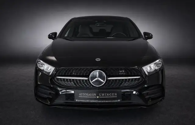 Mercedes-Benz 250 view 4