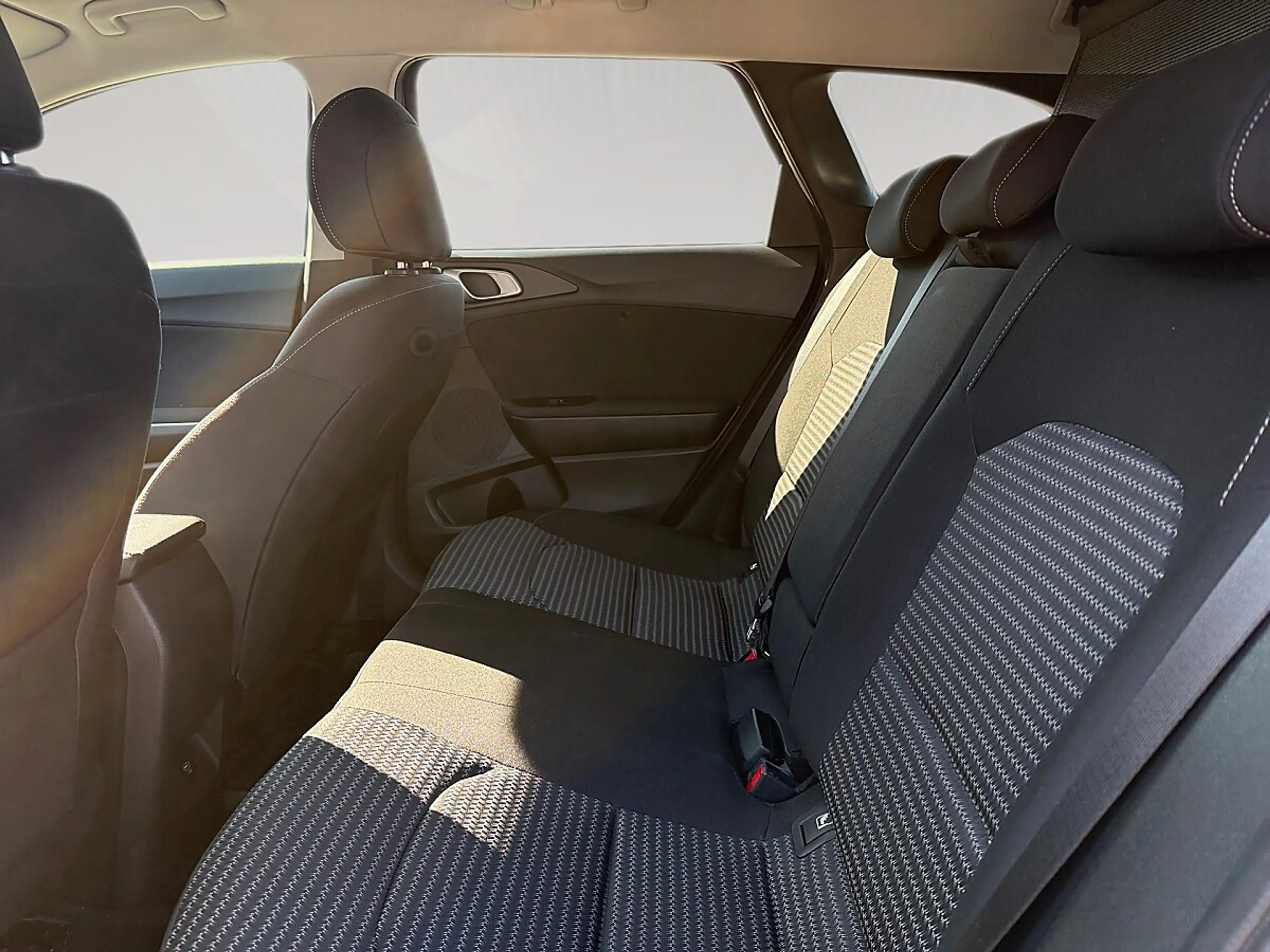 Kia Ceed SW / cee'd SW ceed SW 1,0 T-GDI GPF ISG Silber *Style Paket* — photo 12