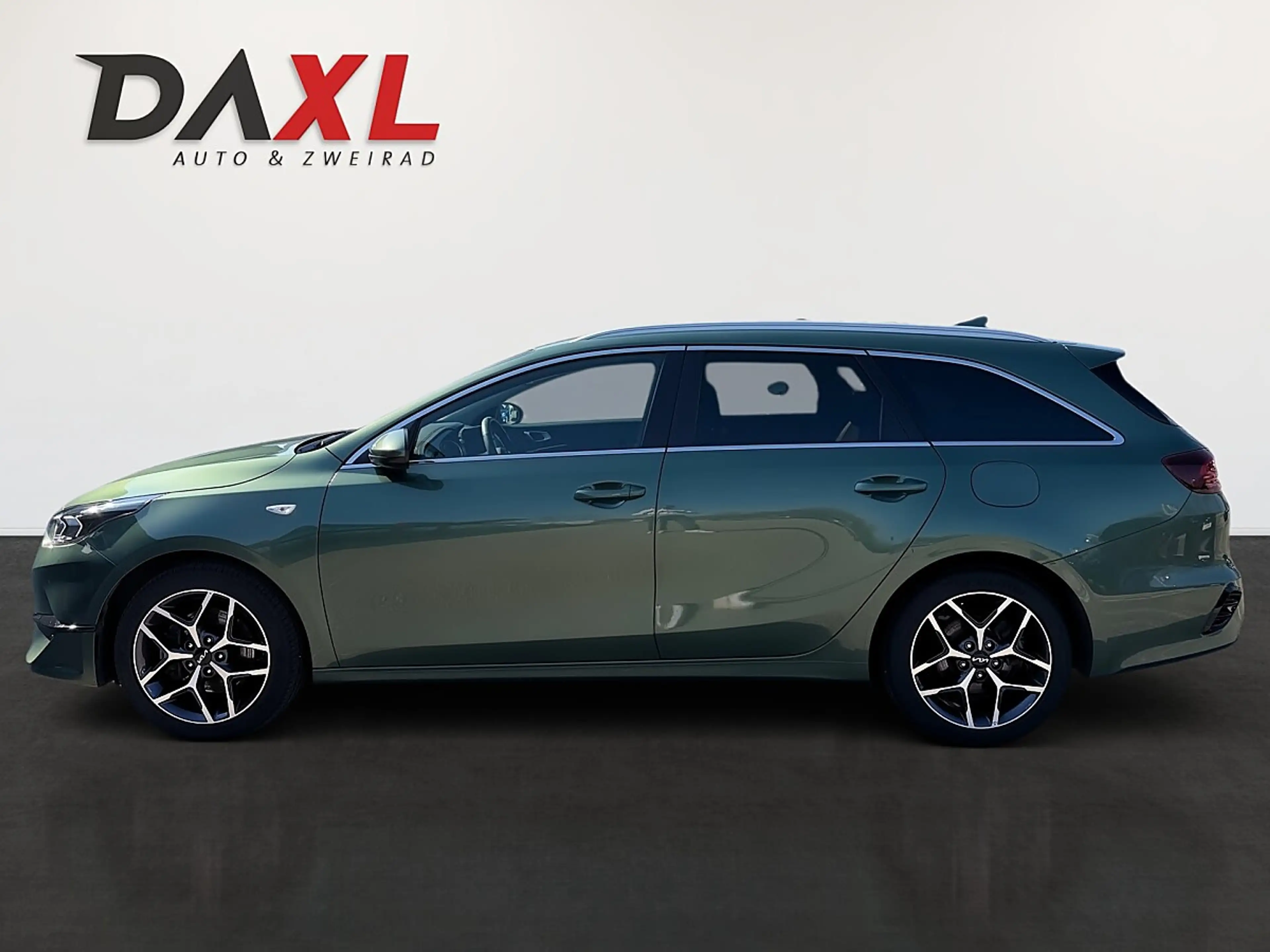 Kia Ceed SW / cee'd SW ceed SW 1,0 T-GDI GPF ISG Silber *Style Paket* — photo 8