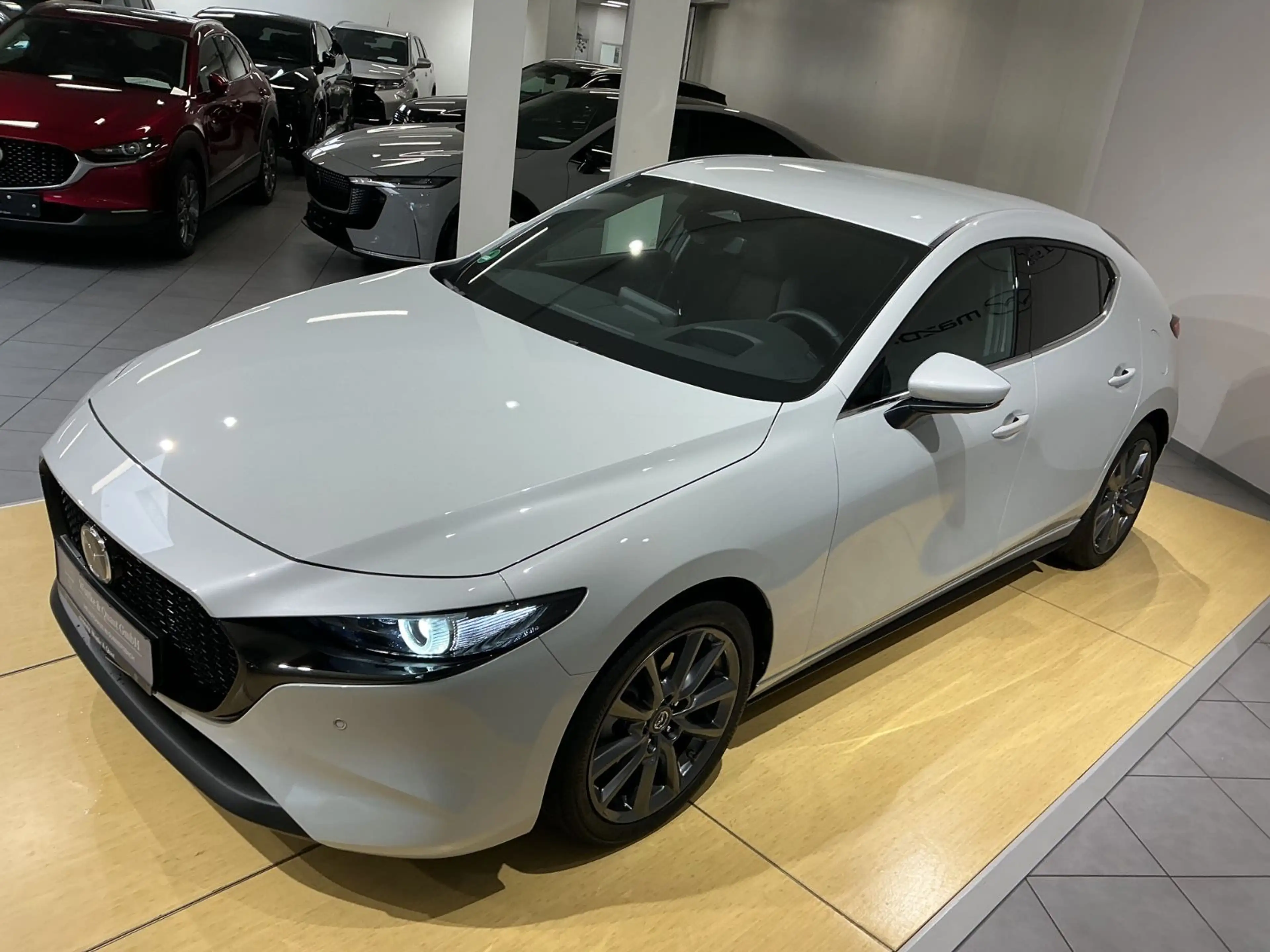 Mazda 3 Lim. 5-trg. Excl.-Line *BOSE*SHZ*LHZ*CarPlay* — photo 8