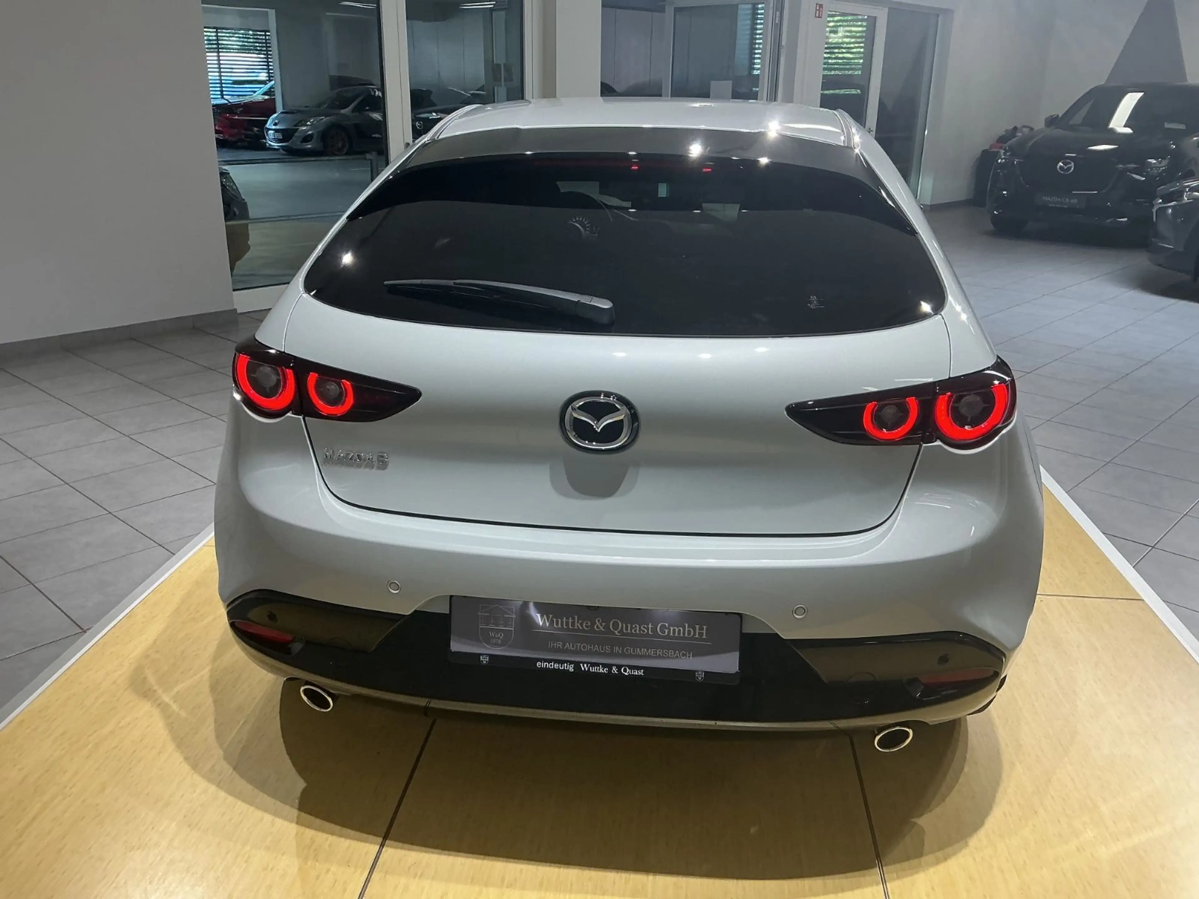 Mazda 3 Lim. 5-trg. Excl.-Line *BOSE*SHZ*LHZ*CarPlay* — photo 4