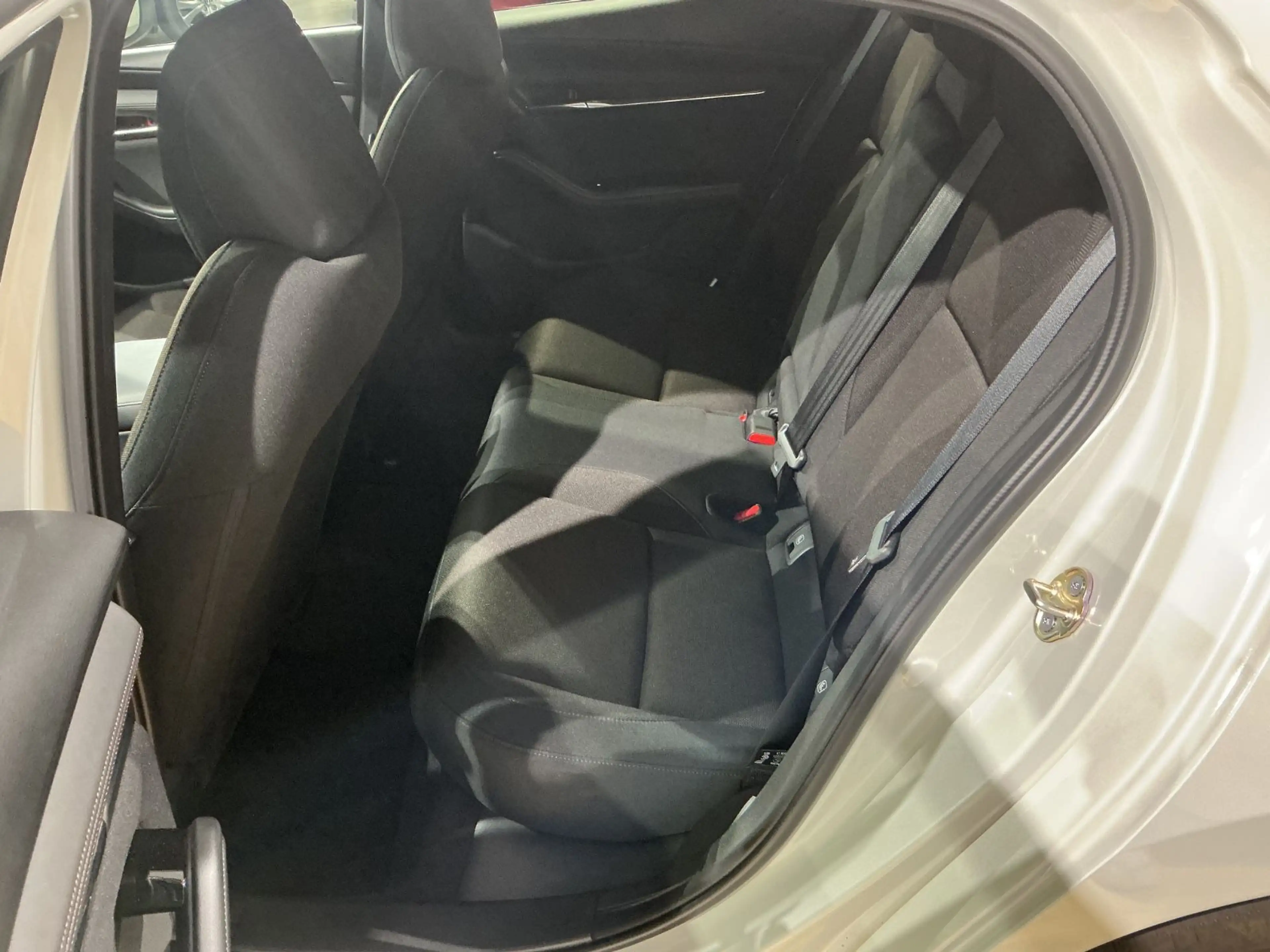 Mazda 3 Lim. 5-trg. Excl.-Line *BOSE*SHZ*LHZ*CarPlay* — photo 11