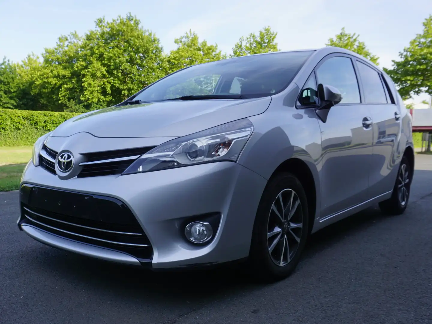 Toyota Verso 1.6D4D 162.762Km Navi-Cam-Cruise-Panodak-Prachtig Gris - 1