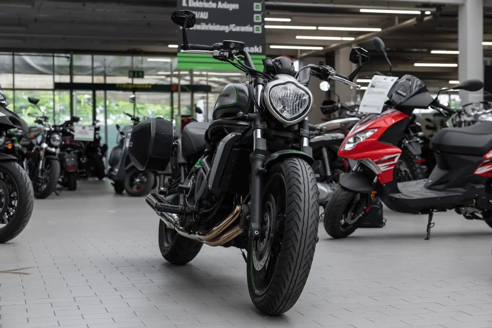 Kawasaki Vulcan S ABS, 1.Hand, unfallfrei, Lieferservice Negru - 2