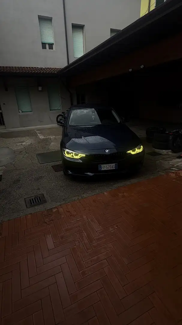 BMW 318 318d berlina - 1