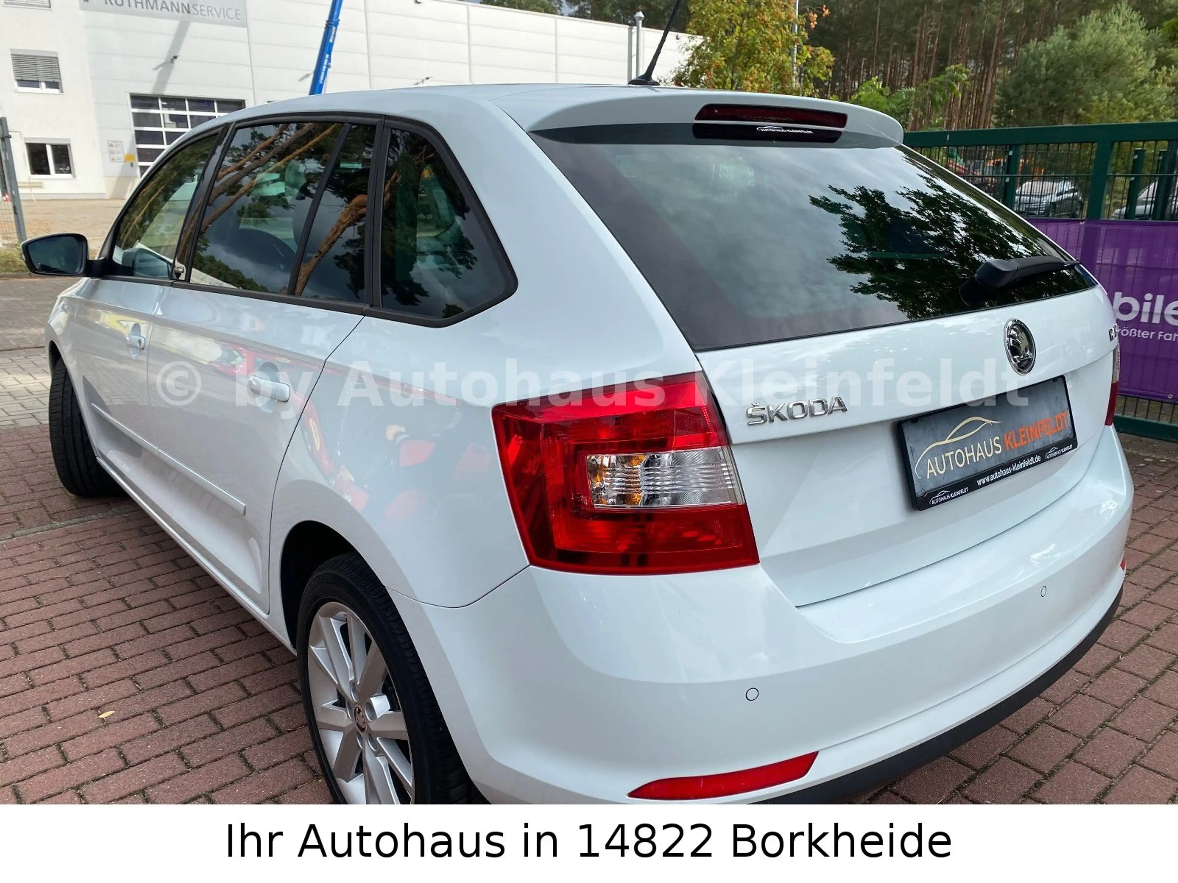Skoda Rapid/Spaceback 1.2 TSI Spaceback Joy |XENON| — photo 3