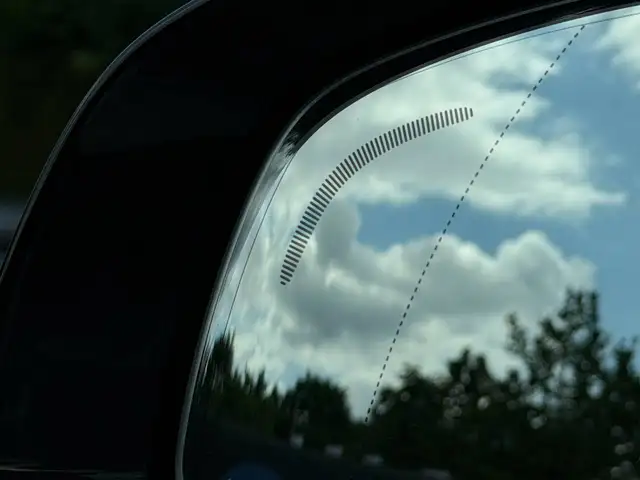 Volvo XC90 view 13