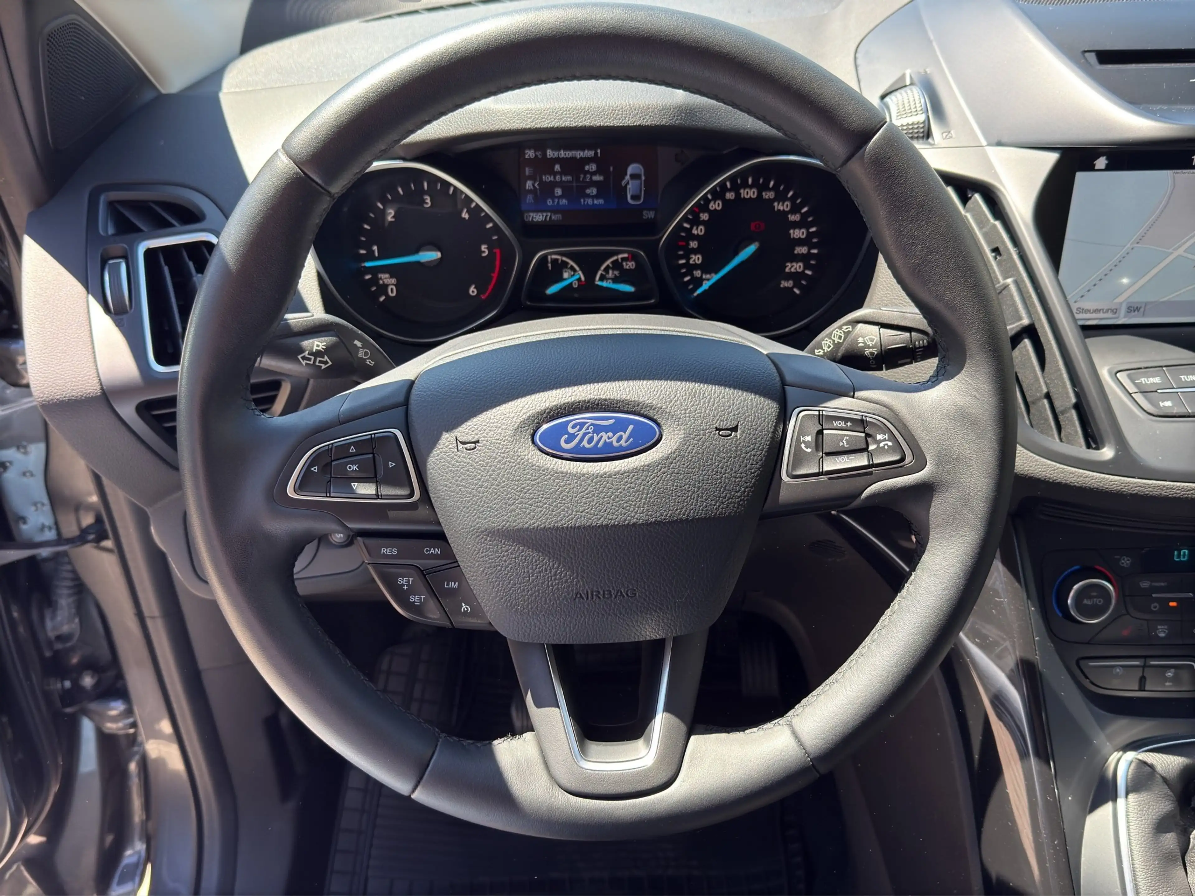 Ford Kuga Kuga 2,0 TDCi Titanium AWD Titanium — photo 13