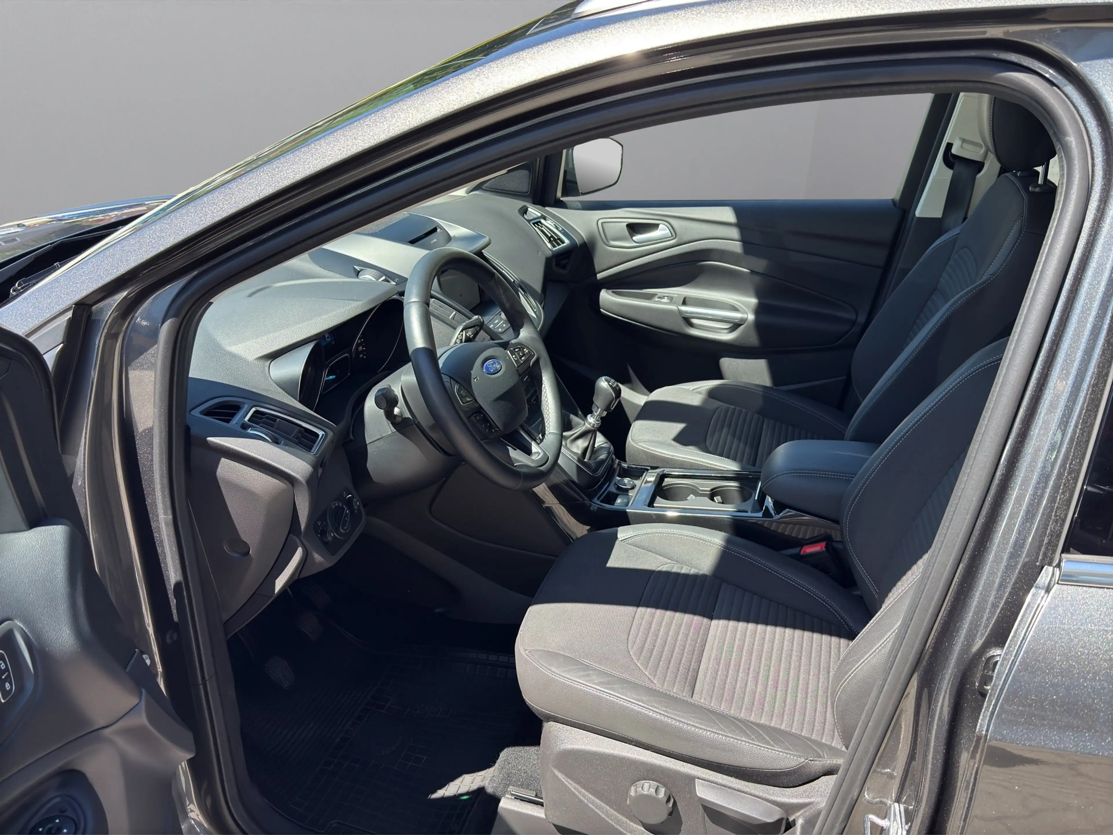 Ford Kuga Kuga 2,0 TDCi Titanium AWD Titanium — photo 10