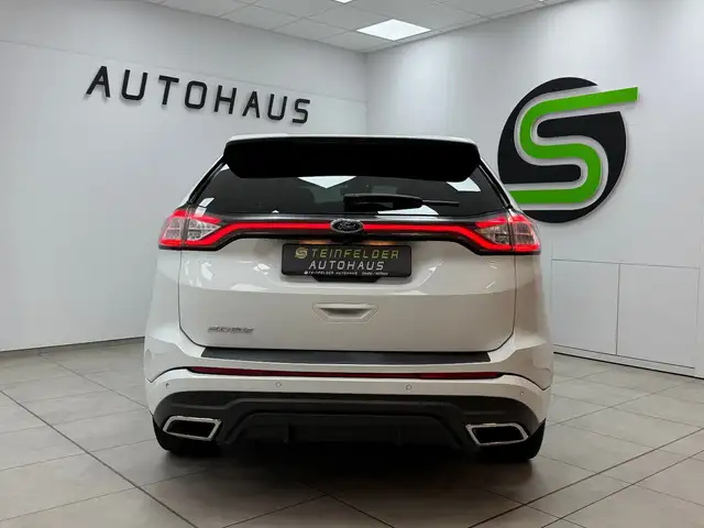 Ford Edge view 6