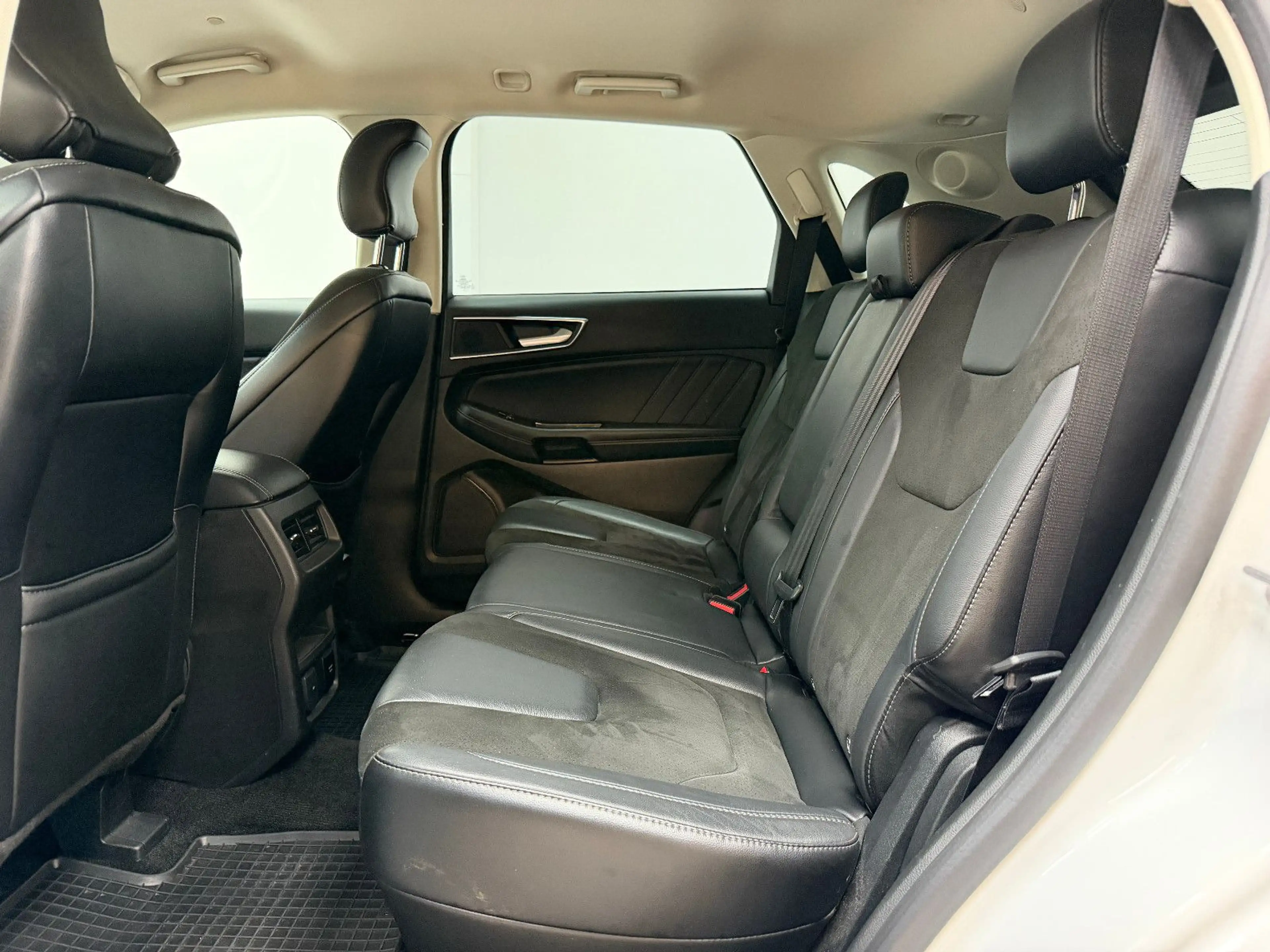Ford Edge ST-Line 4x4 KAMERA / SPUR / ELEKTR. SITZE — photo 13