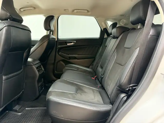 Ford Edge view 13