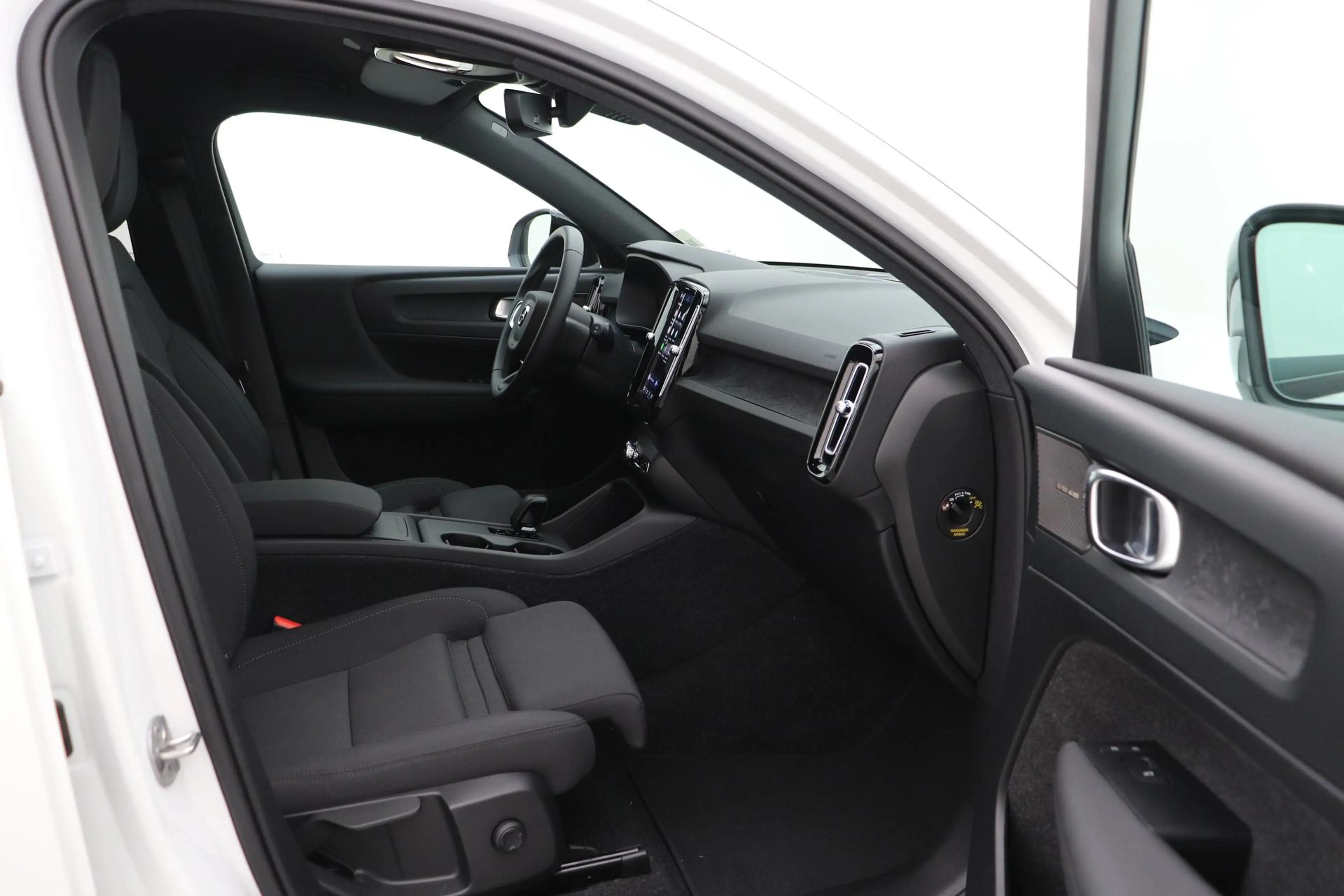 Volvo EX40 Extended Range Plus Black Edition 82 kWh | ACC | H — photo 5