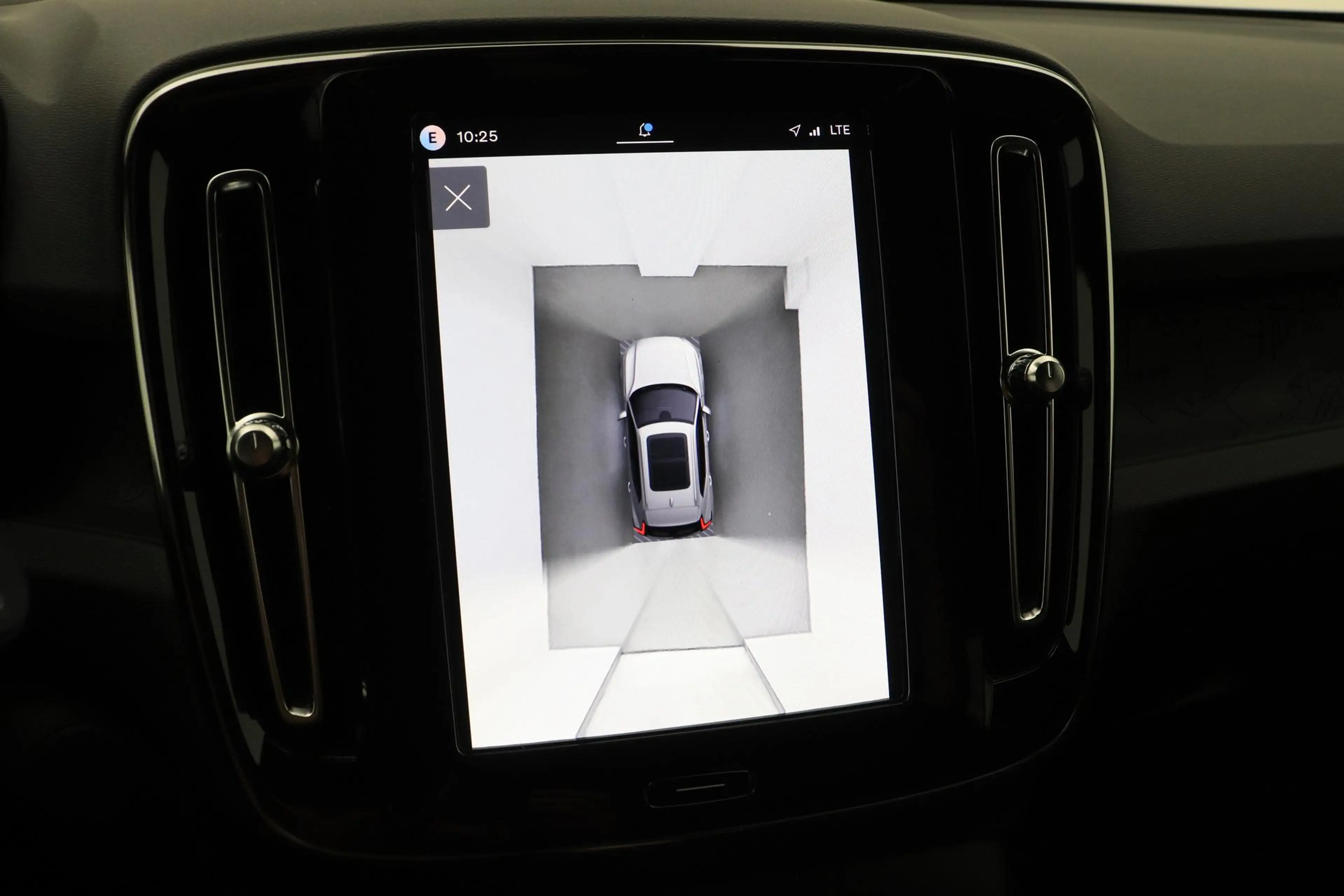 Volvo EX40 Extended Range Plus Black Edition 82 kWh | ACC | H — photo 13