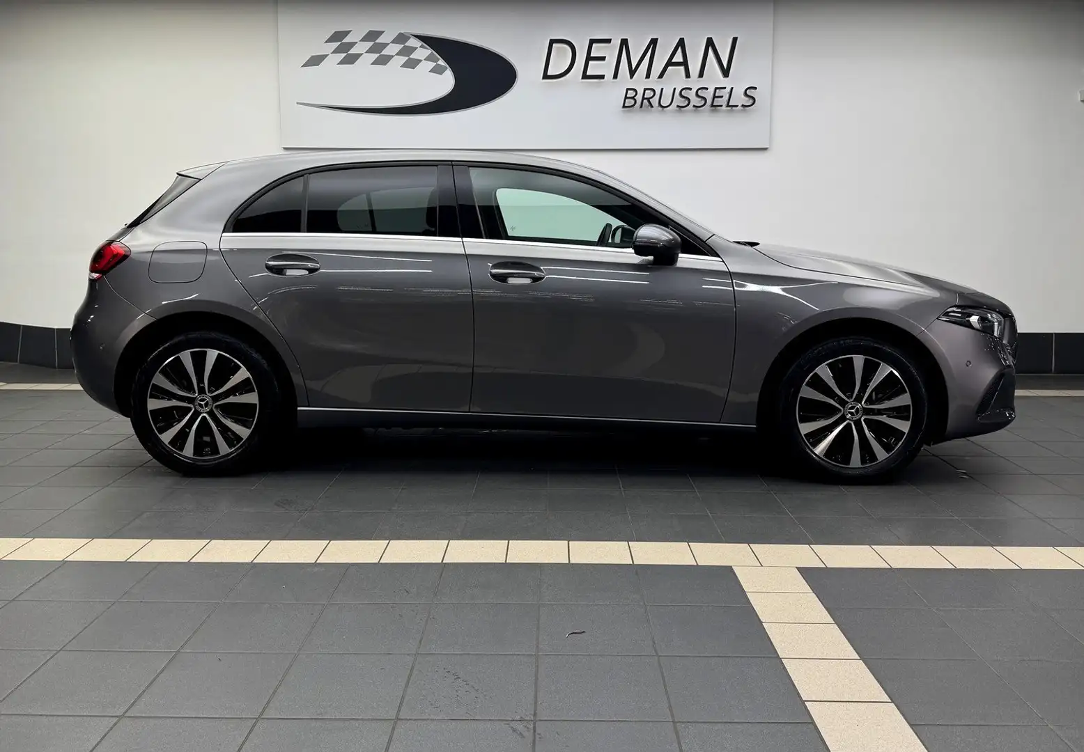 Mercedes-Benz A 250 e PHEV Style Line - plug-In Hybrid - 24.000 +TVA Gris - 2