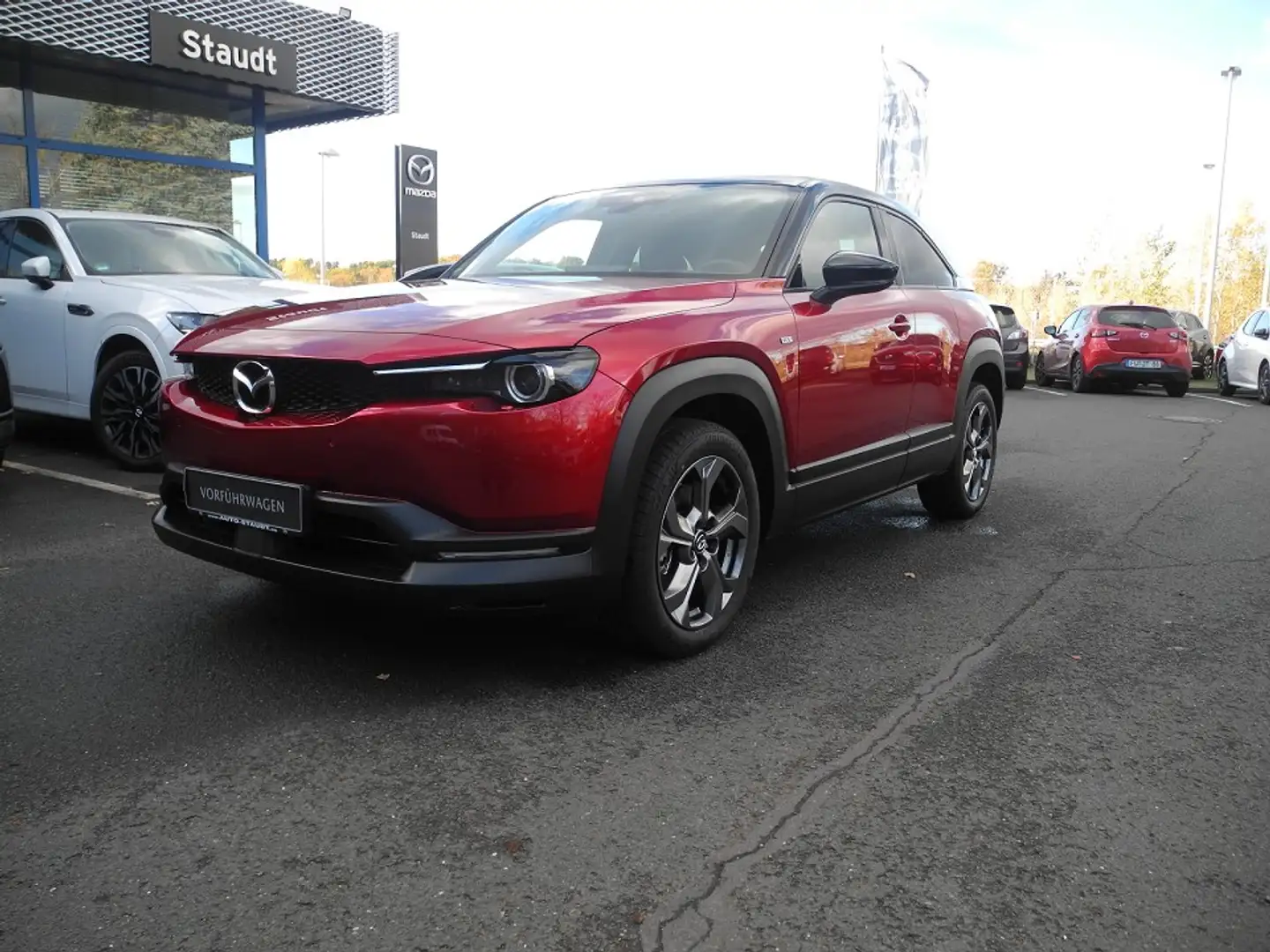 Mazda MX-30 35,5 kWh e-SKYACTIV EV 145 PS MX-30 EV 145PS ADVAN Красный - 1
