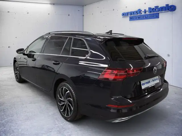 Volkswagen Golf view 4