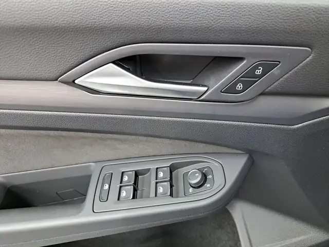 Volkswagen Golf view 11