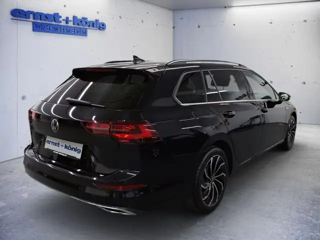 Volkswagen Golf view 3