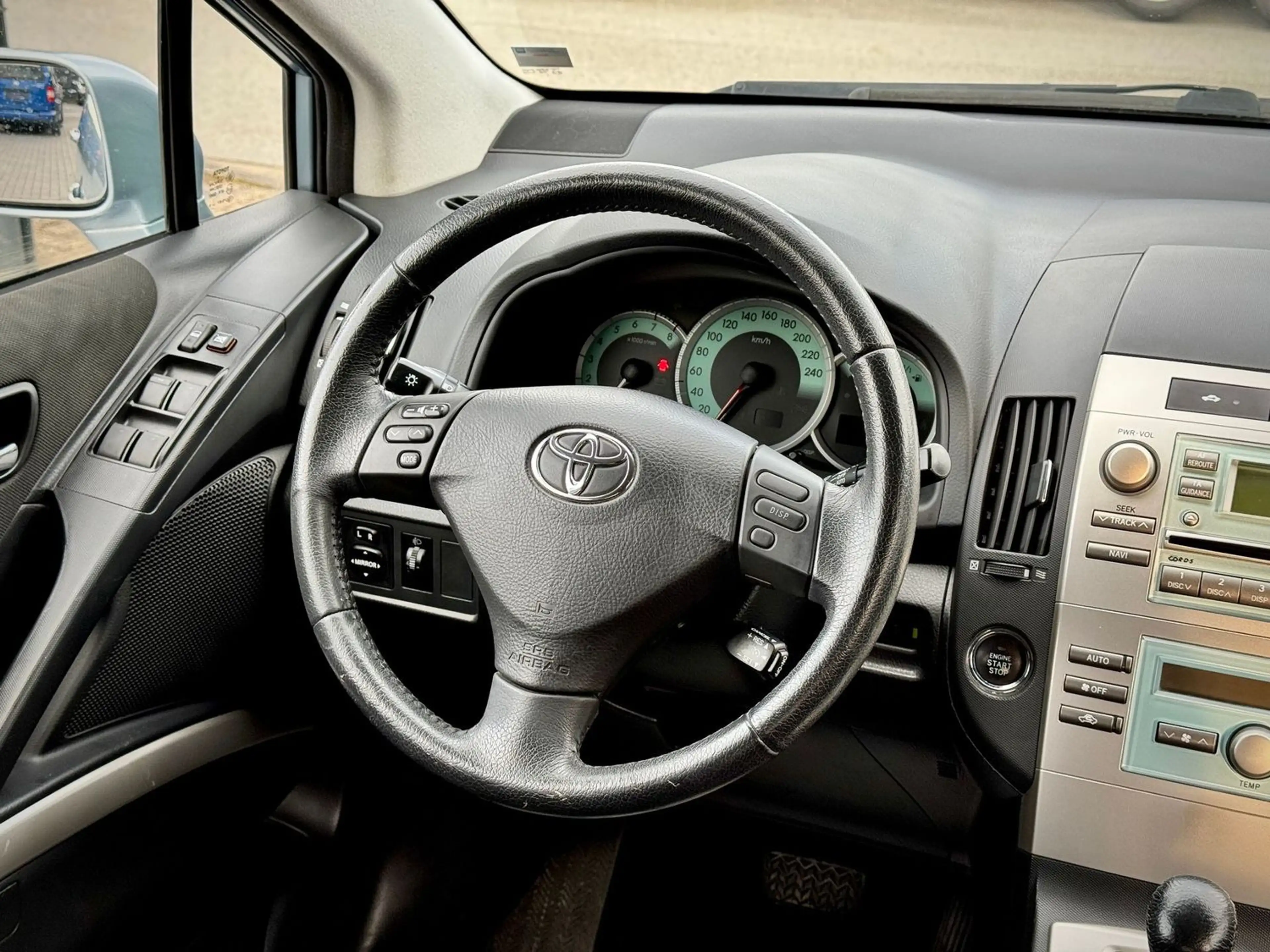 Toyota Corolla Verso 1.8 '7-Sitzer'Aut.'Klima'SHZ'TOP' — photo 4