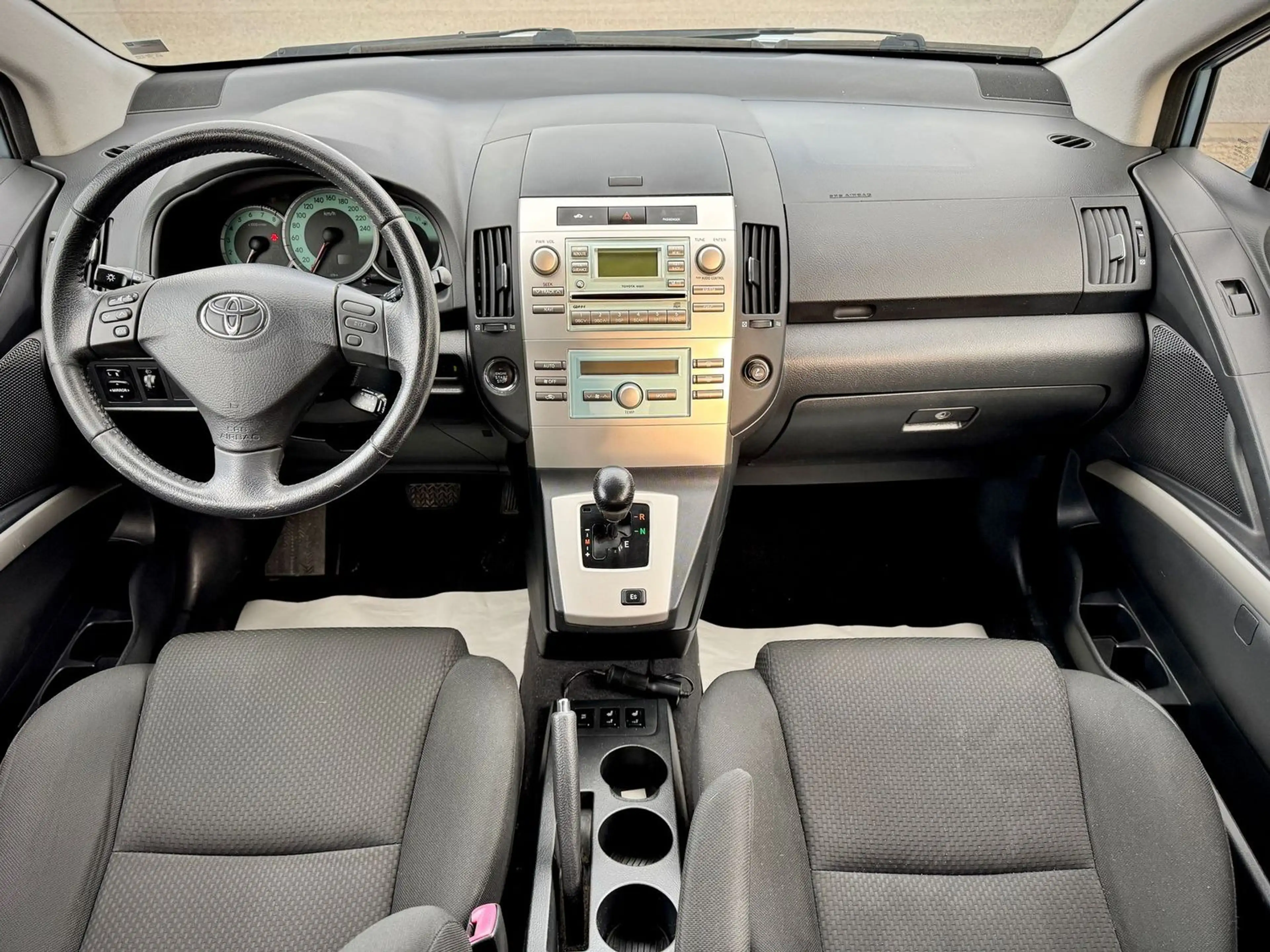 Toyota Corolla Verso 1.8 '7-Sitzer'Aut.'Klima'SHZ'TOP' — photo 2