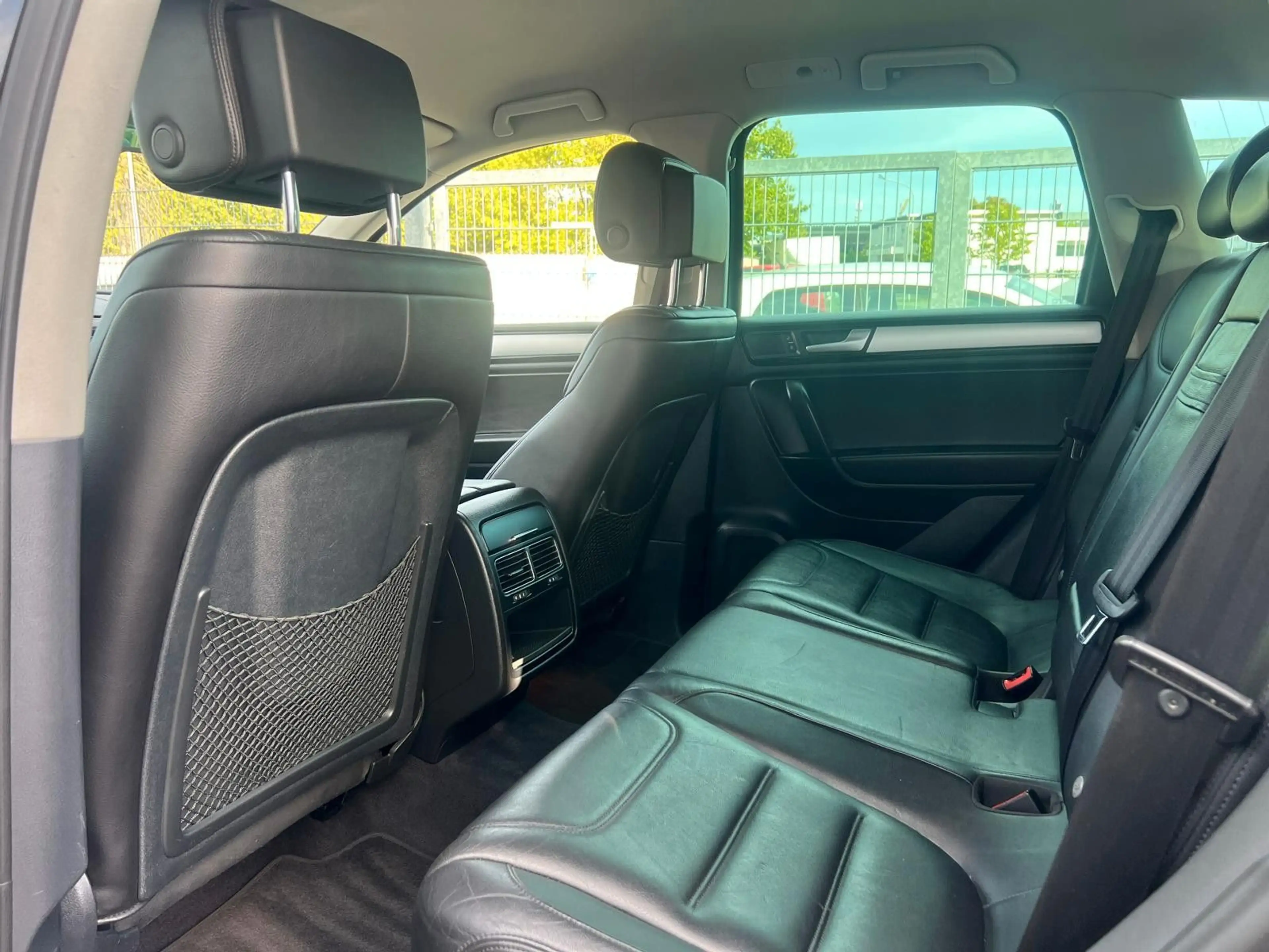Volkswagen Touareg V6 TDI BMT Navi Xenon — photo 9