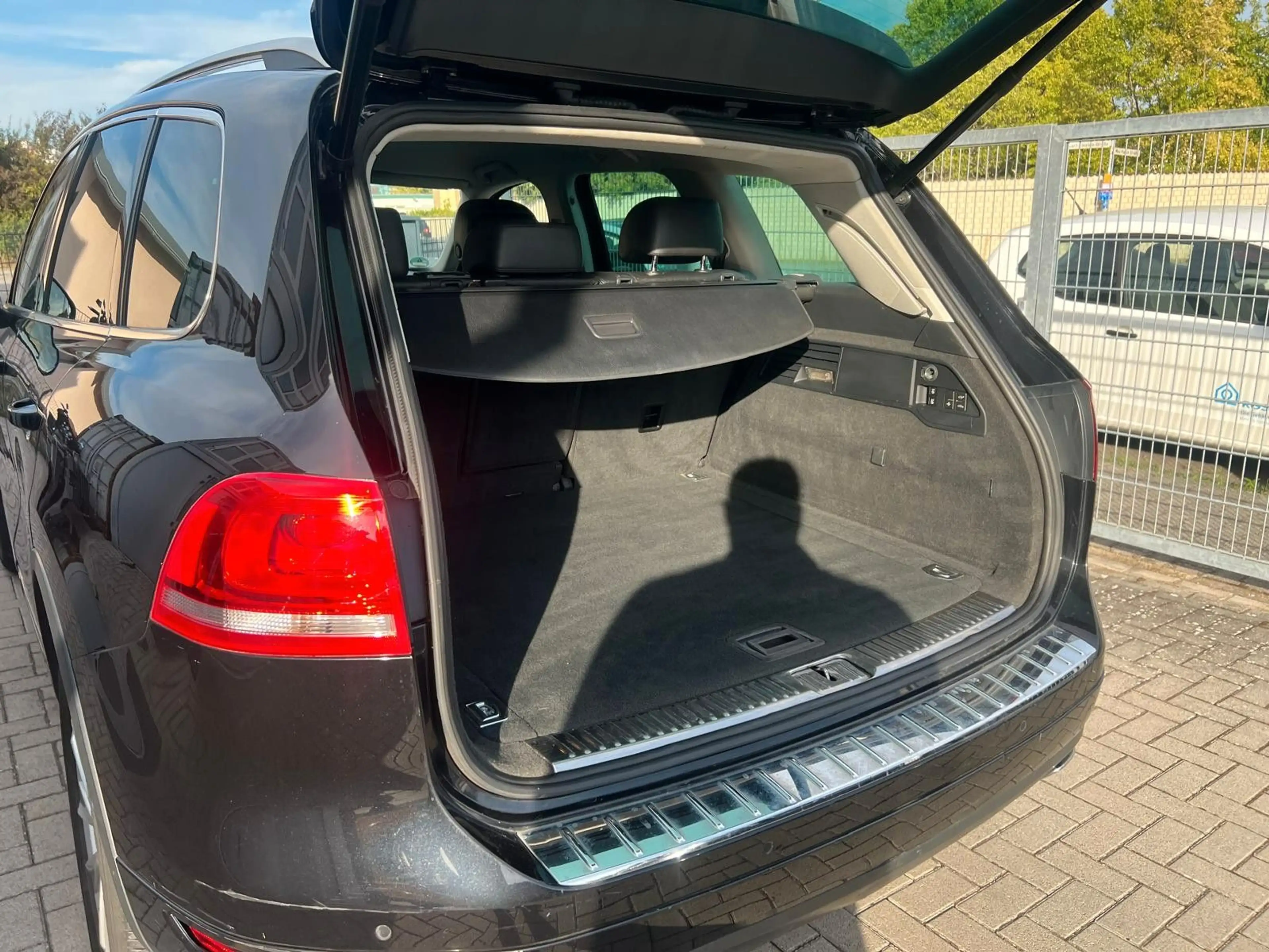 Volkswagen Touareg V6 TDI BMT Navi Xenon — photo 10