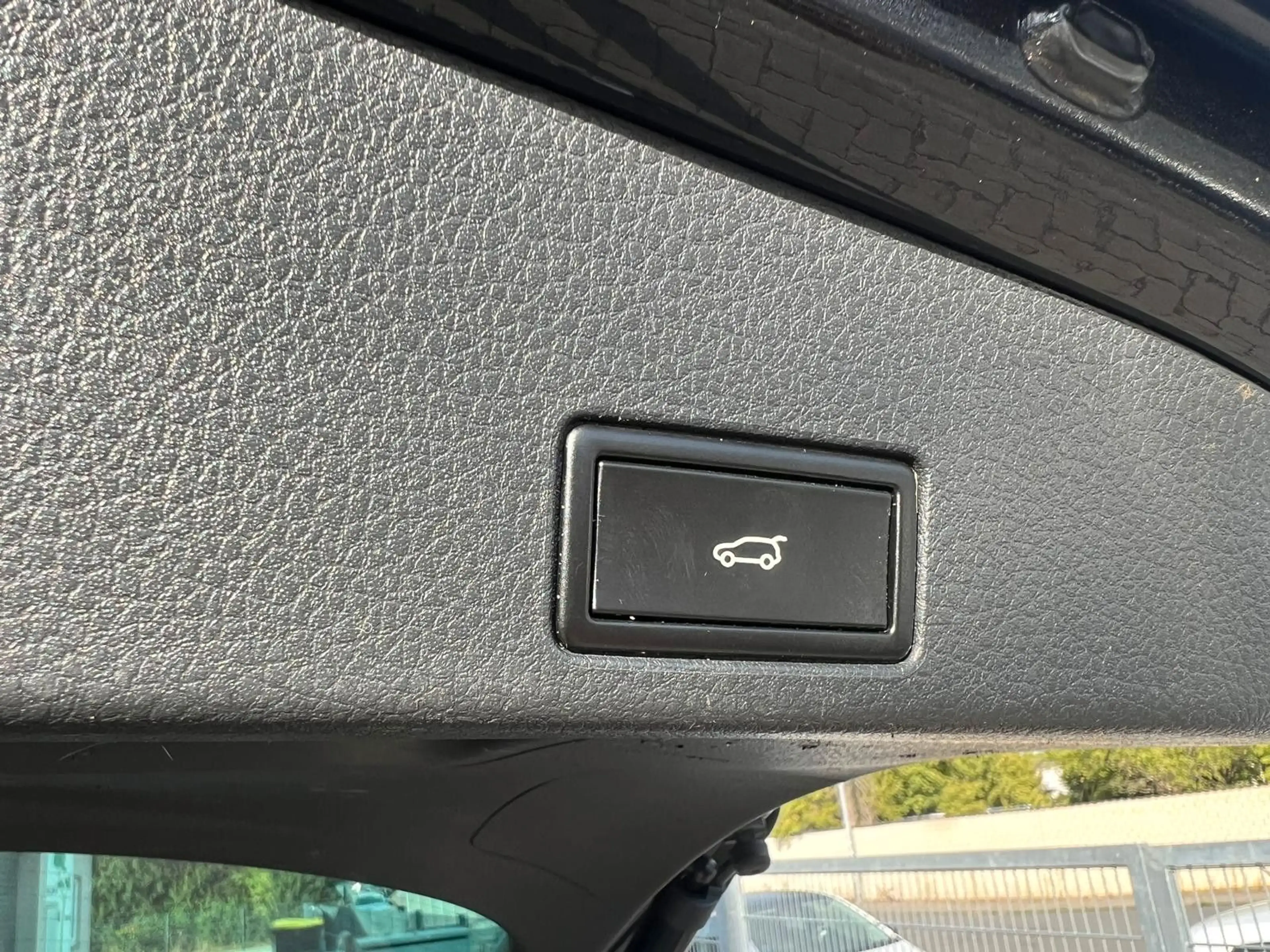 Volkswagen Touareg V6 TDI BMT Navi Xenon — photo 12
